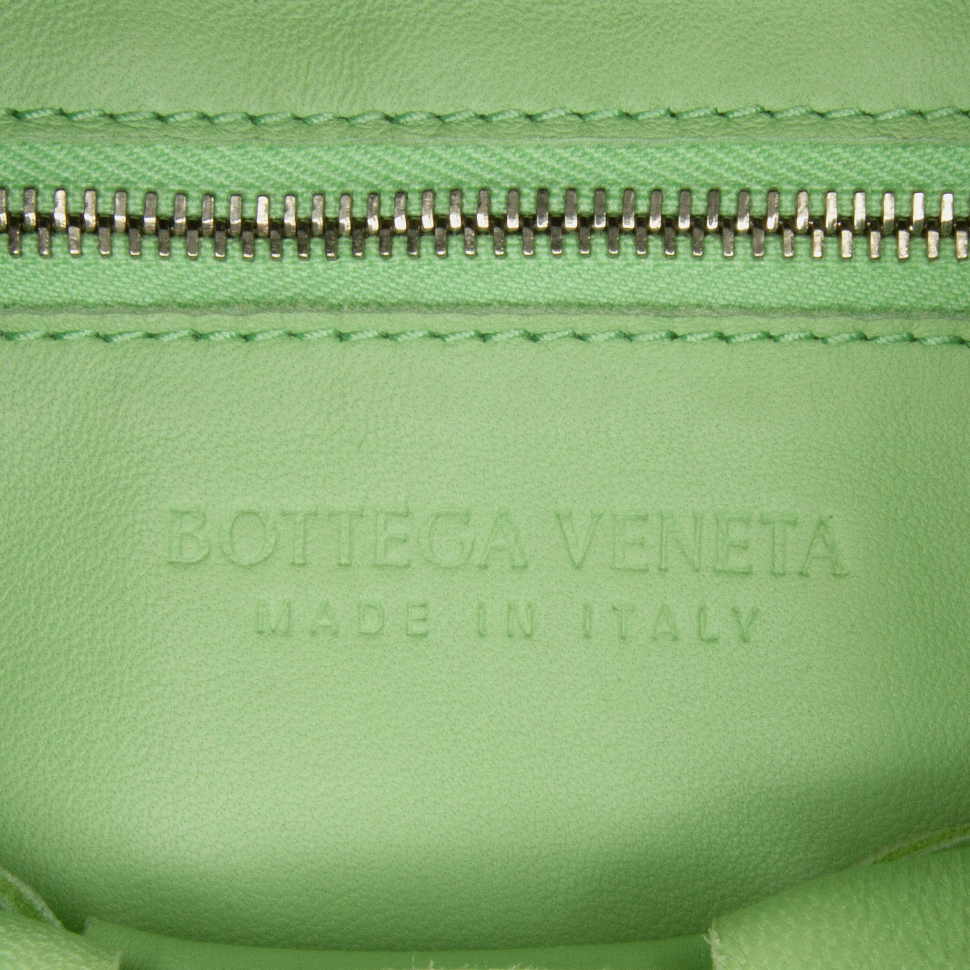 Bottega Veneta Green Leather Bottega Veneta Nappa Intrecciato Cassette Crossbody