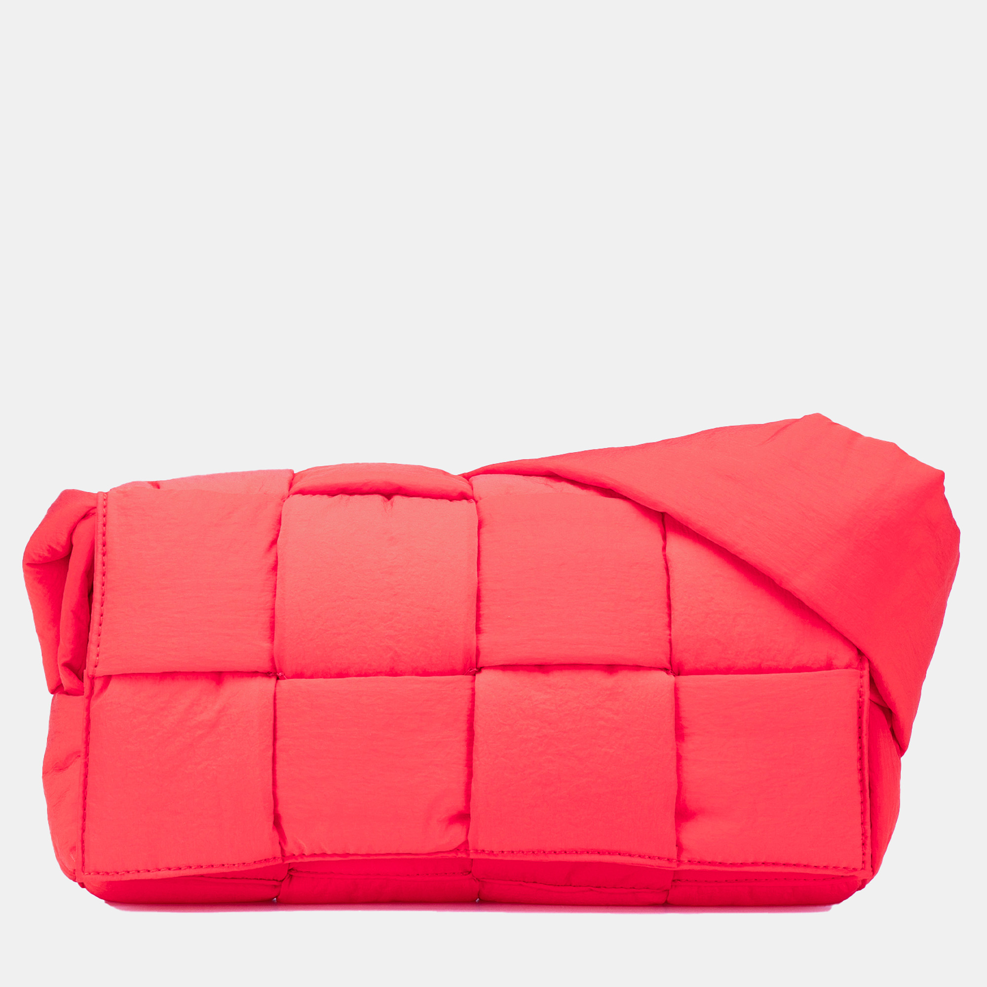 Bottega Veneta Red Nylon Intrecciato Padded Tech Cassette Crossbody
Bottega Veneta Red Nylon Intrecciato Padded Tech Cassette Crossbody