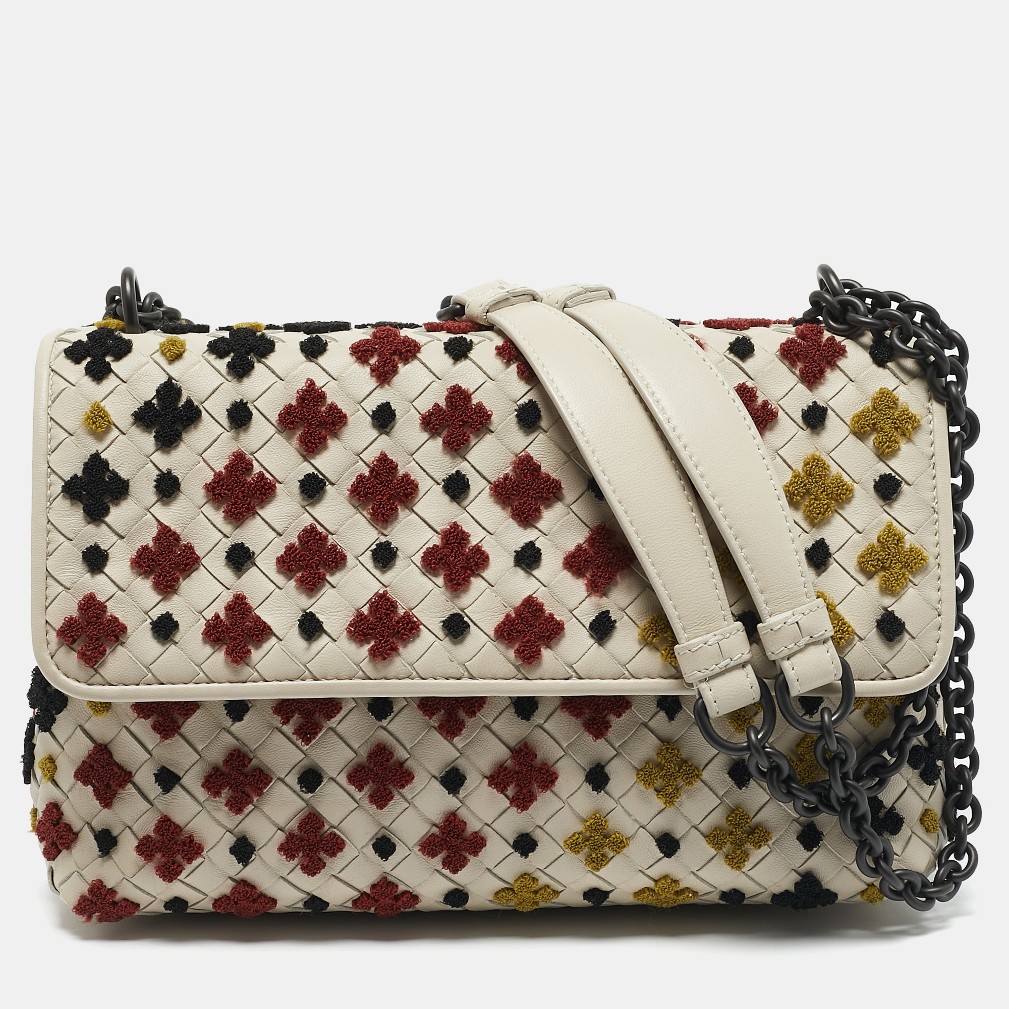 Bottega Veneta Off White Embroidered Intrecciato Leather Olimpia Shoulder Bag
Bottega Veneta Off White Embroidered Intrecciato Leather Olimpia Shoulder Bag