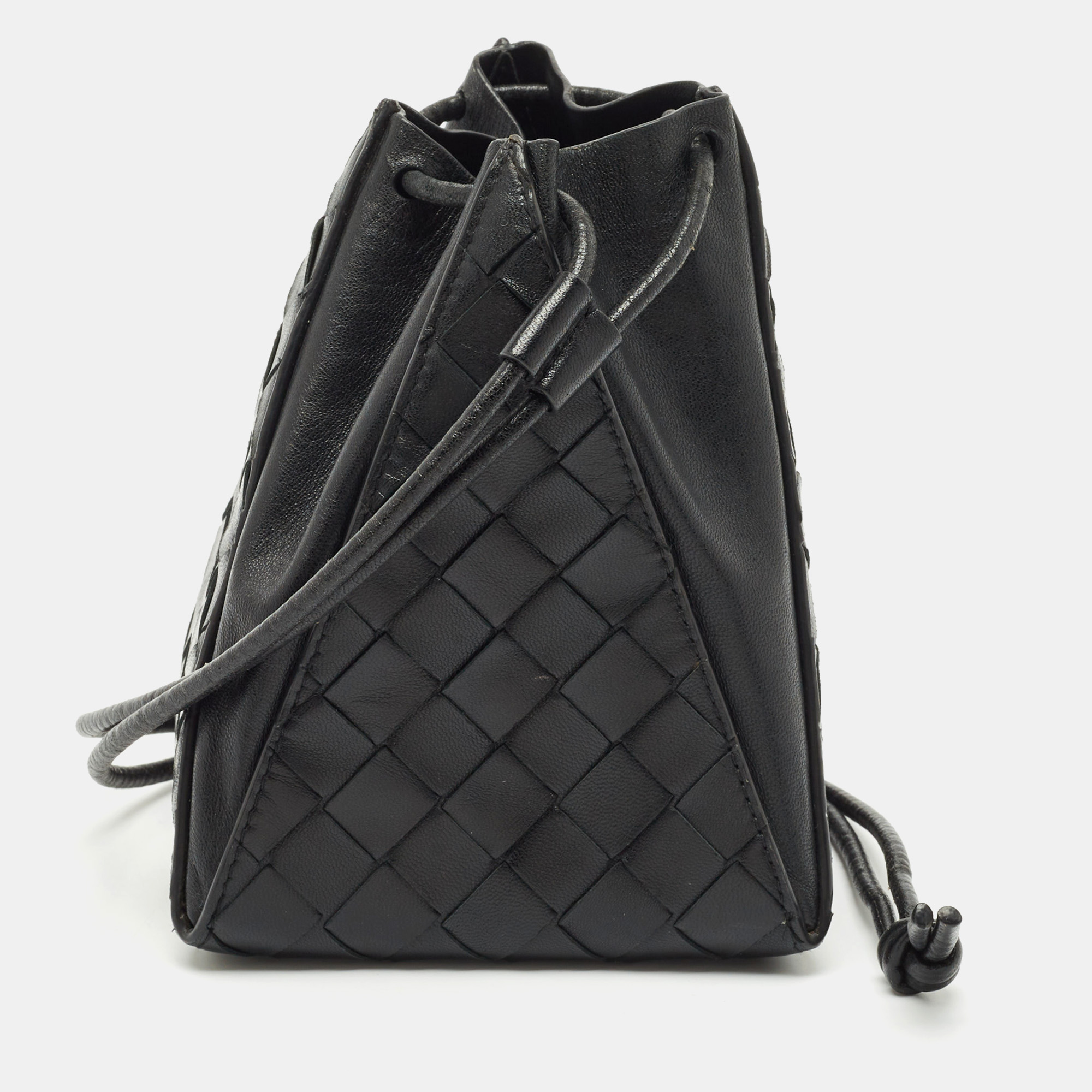 Bottega Veneta Black Intrecciato Leather Mini Knot Bucket Clutch Bag
Bottega Veneta Black Intrecciato Leather Mini Knot Bucket Clutch Bag
