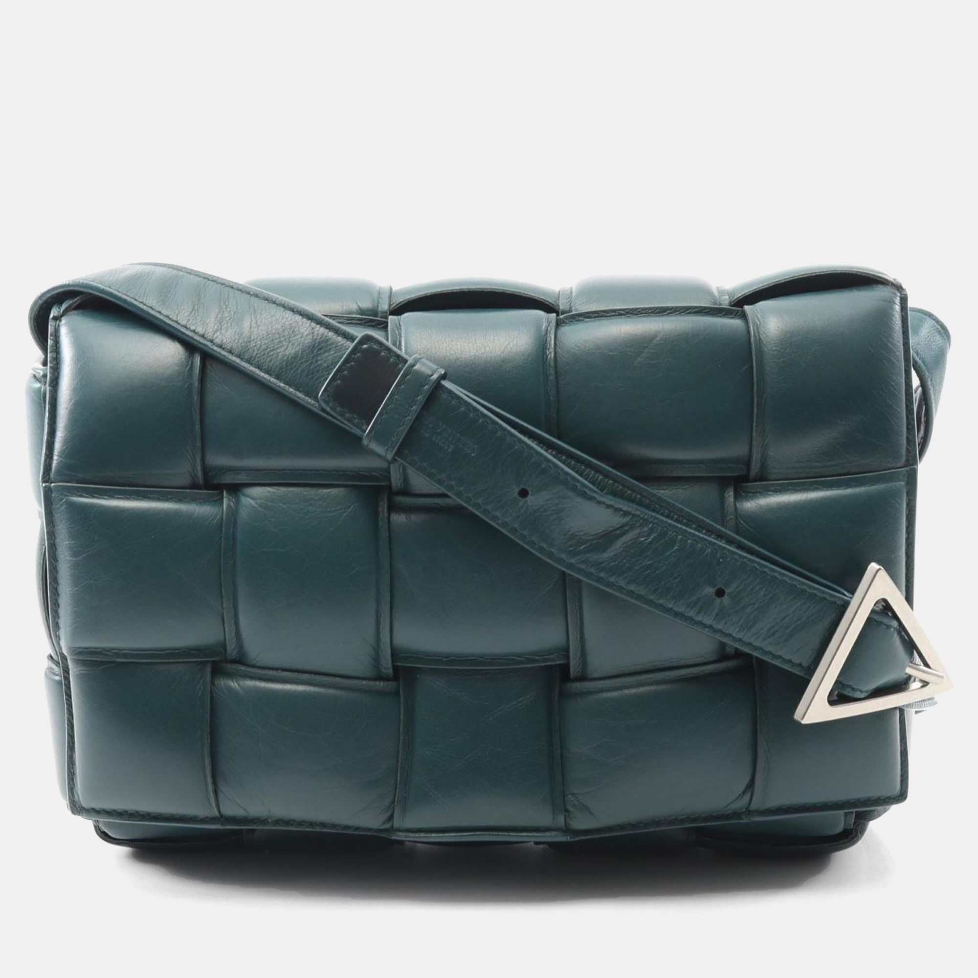 Bottega Veneta Padded Cassette Intrecciato Shoulder Bag In Green Leather
Bottega Veneta Padded Cassette Intrecciato Shoulder Bag In Green Leather