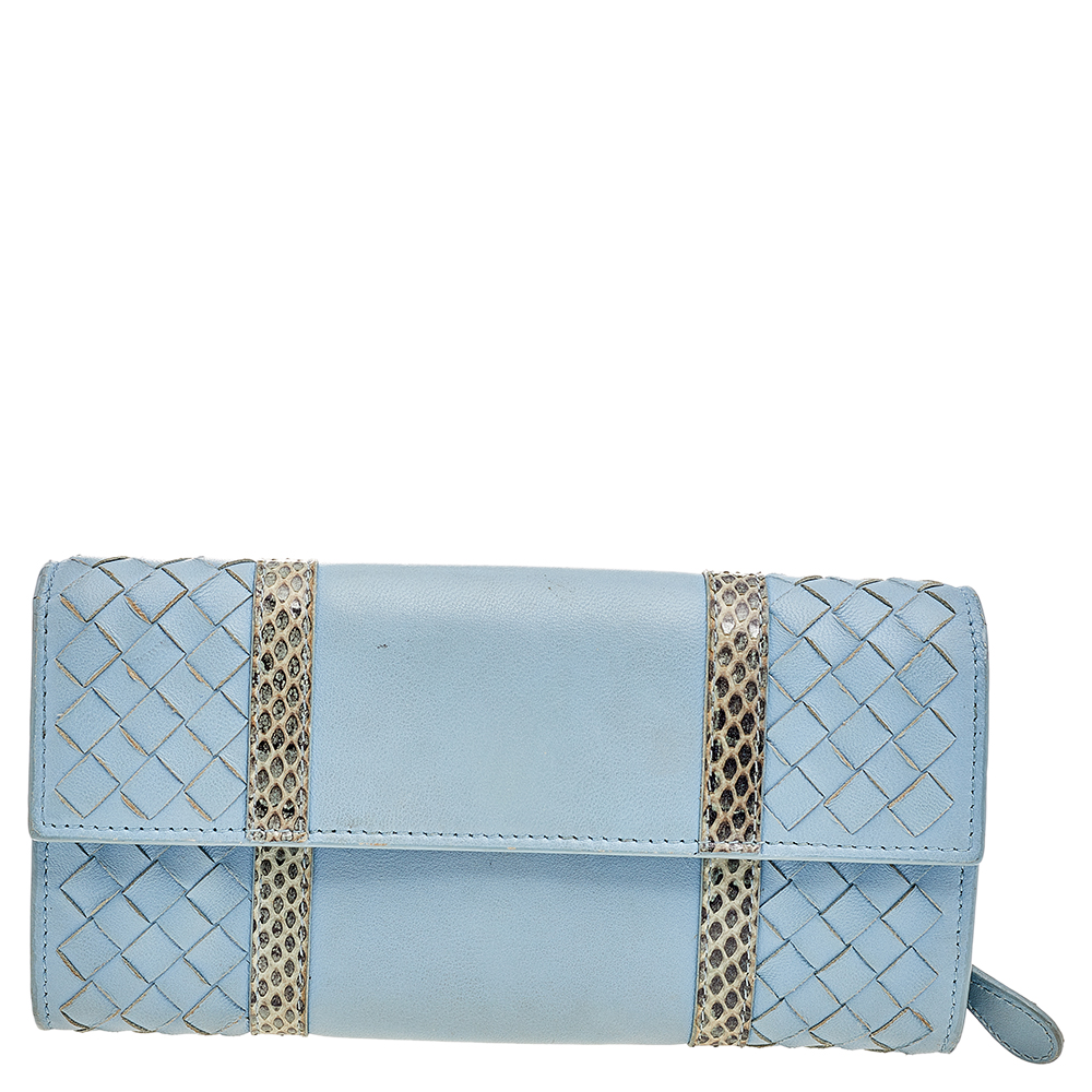 Bottega veneta powder blue intrecciato leather and snakeskin trim flap continental wallet