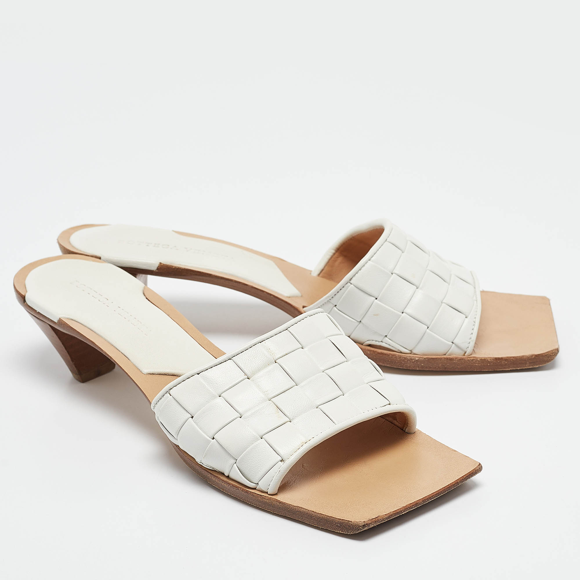 Bottega Veneta White Intrecciato Leather Slide Sandals Size 39