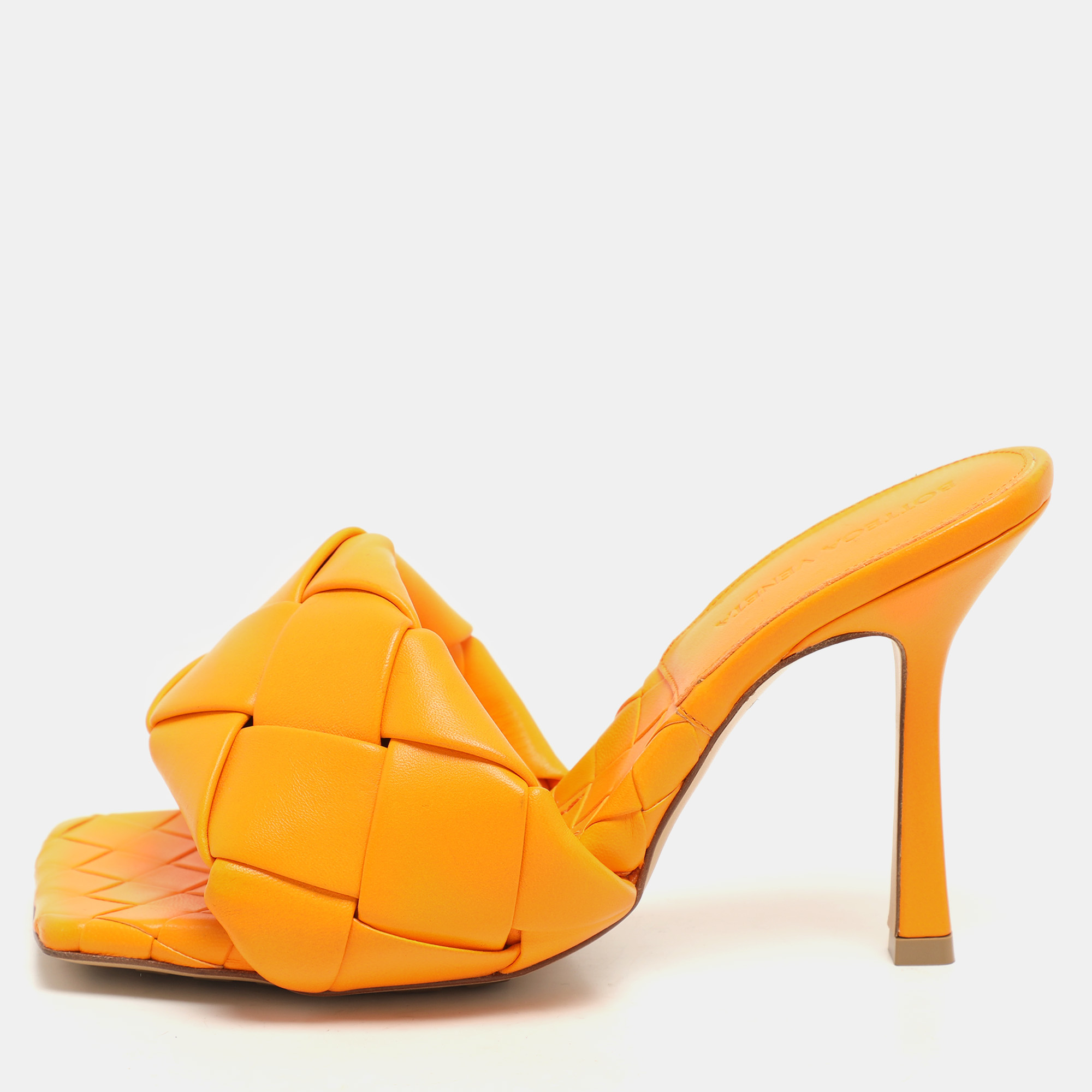Bottega Veneta Orange Intrecciato Leather Lido Slide Sandals Size
Bottega Veneta Orange Intrecciato Leather Lido Slide Sandals Size