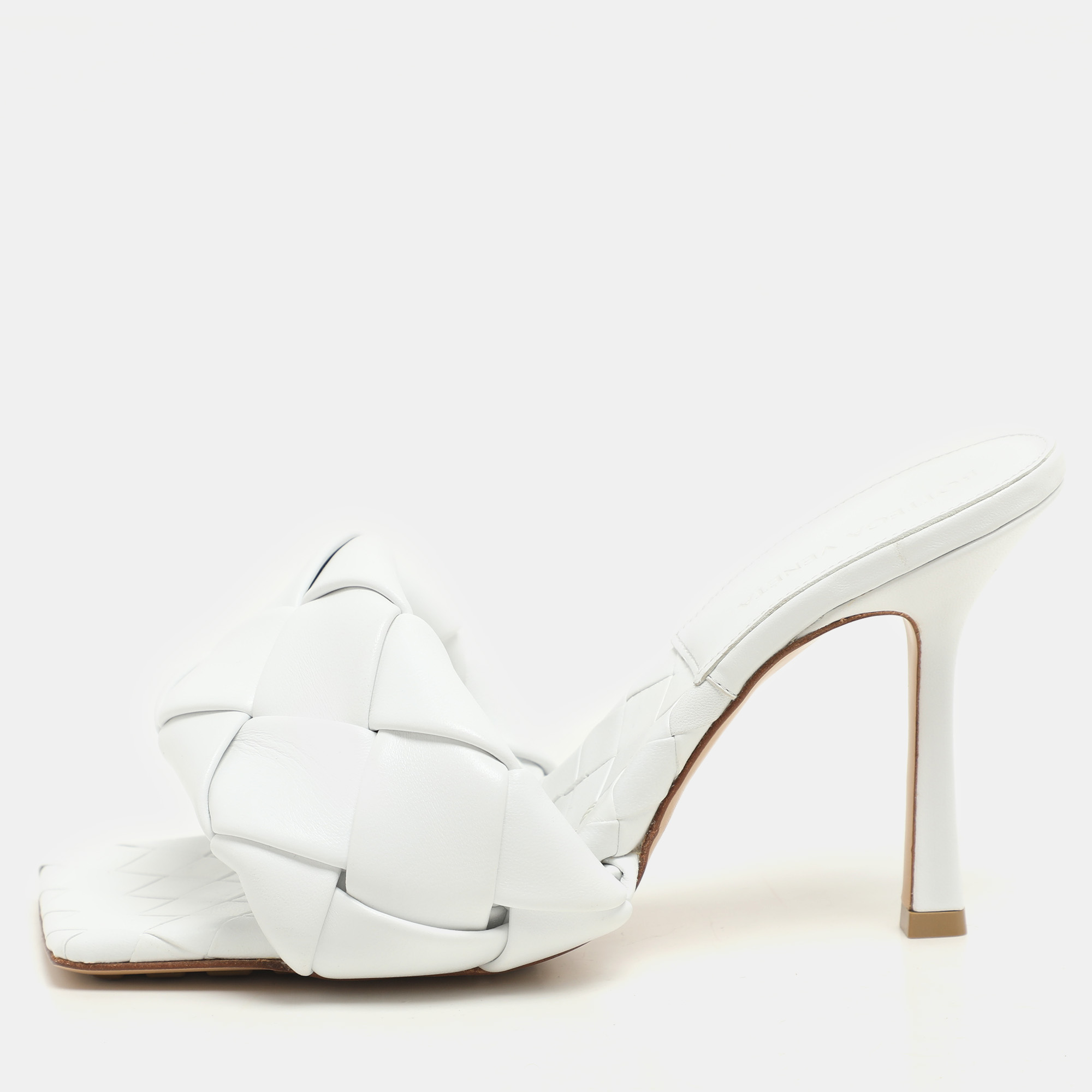 Bottega Veneta White Intrecciato Leather Lido Slide Sandals Size
Bottega Veneta White Intrecciato Leather Lido Slide Sandals Size