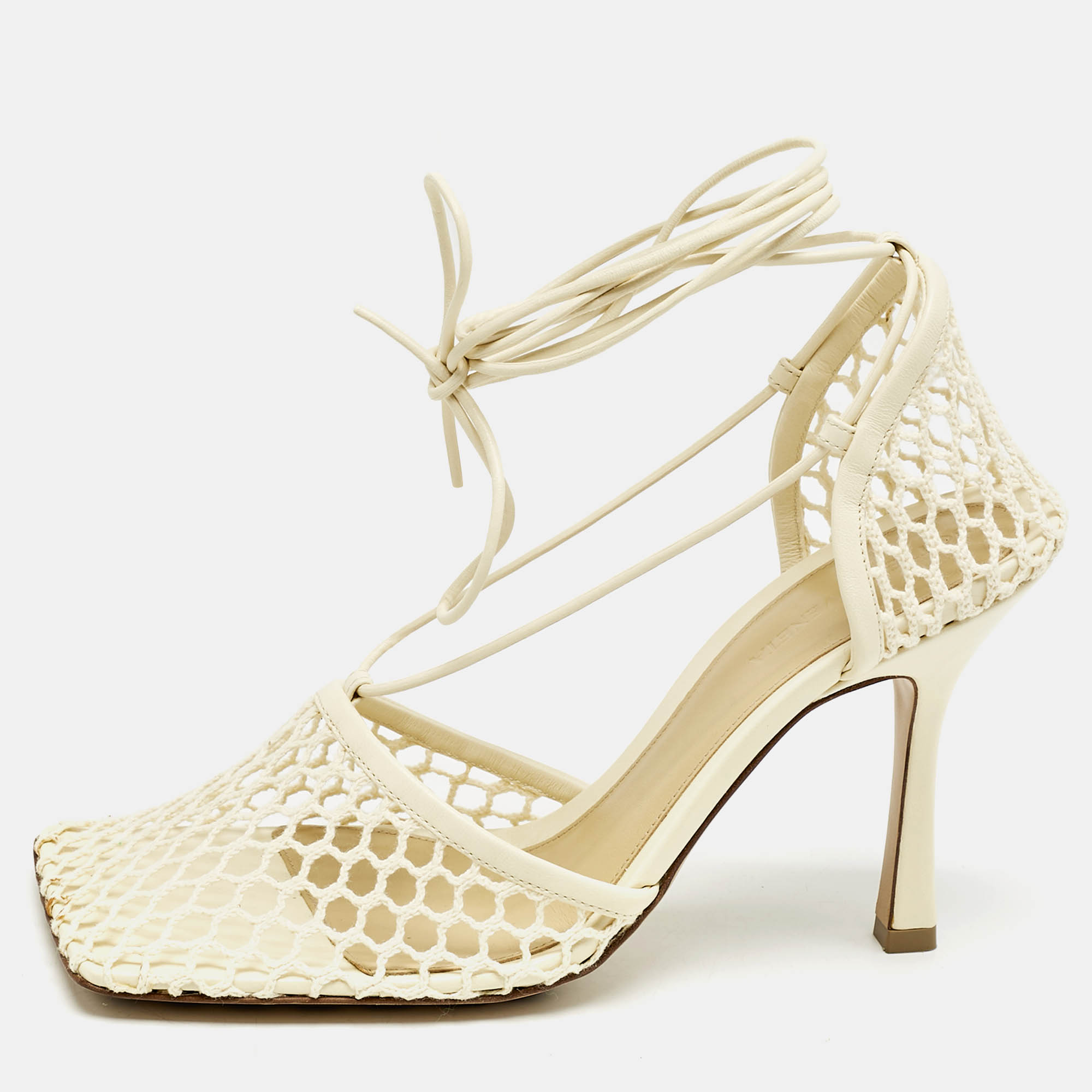 Bottega Veneta Cream Crochet and Leather Stretch Ankle Wrap Sandals Size
Bottega Veneta Cream Crochet and Leather Stretch Ankle Wrap Sandals Size