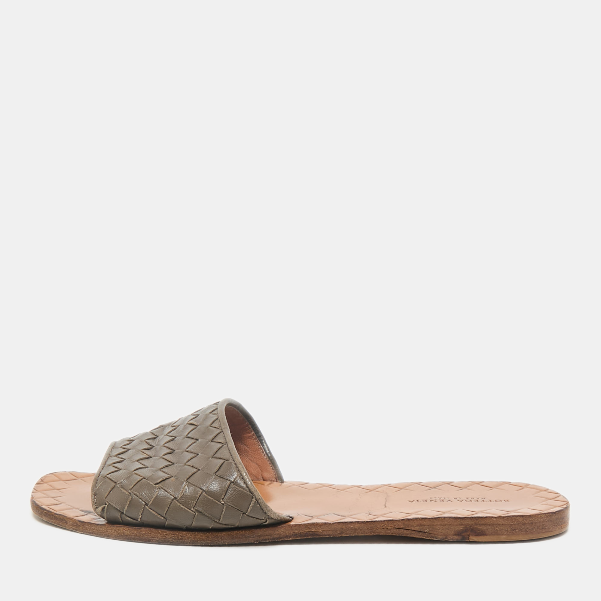 Bottega Veneta Grey Woven Leather Intrecciato Flat Sandals Size
Bottega Veneta Grey Woven Leather Intrecciato Flat Sandals Size