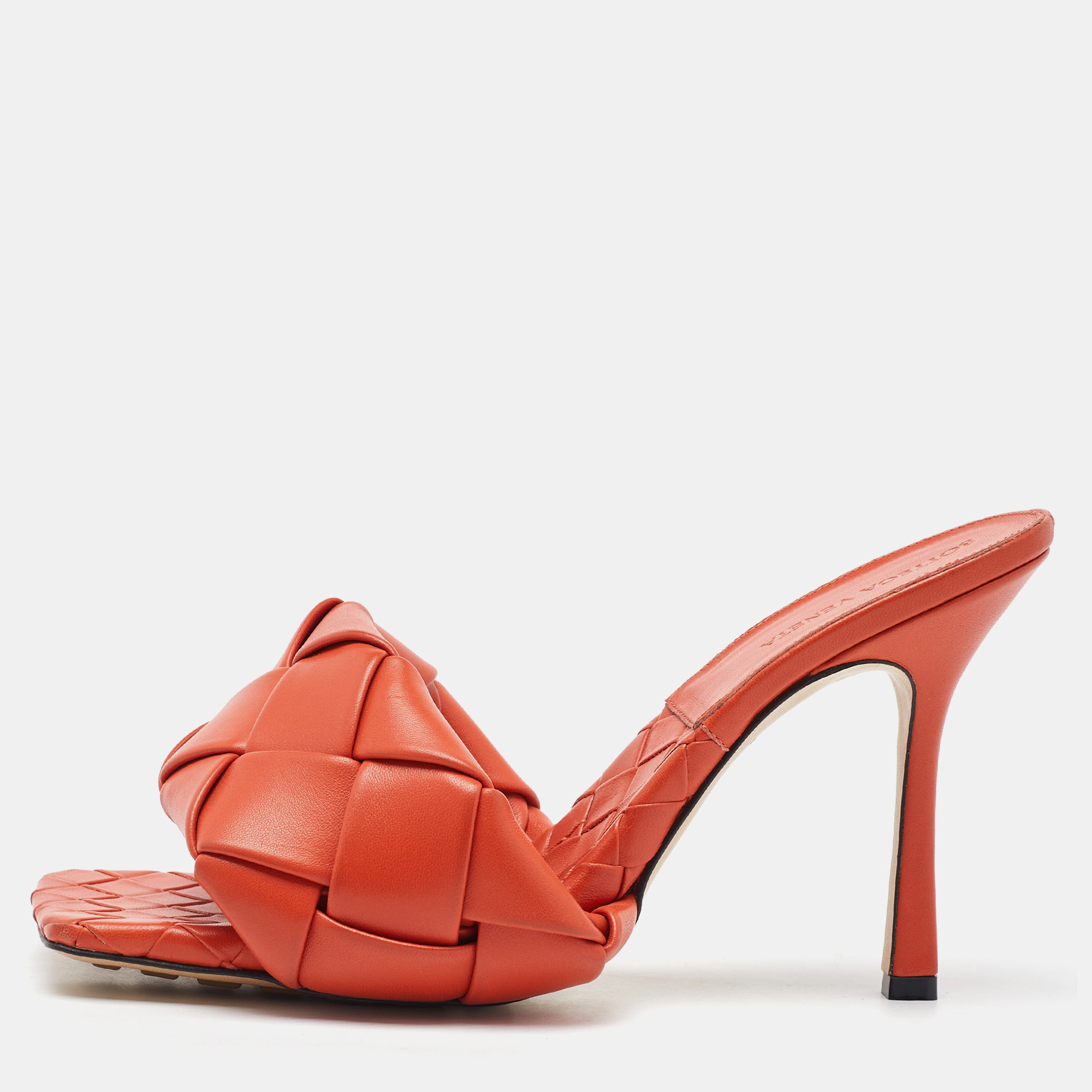 Bottega Veneta Orange Intrecciato Leather Lido Slide Sandals Size
Bottega Veneta Orange Intrecciato Leather Lido Slide Sandals Size