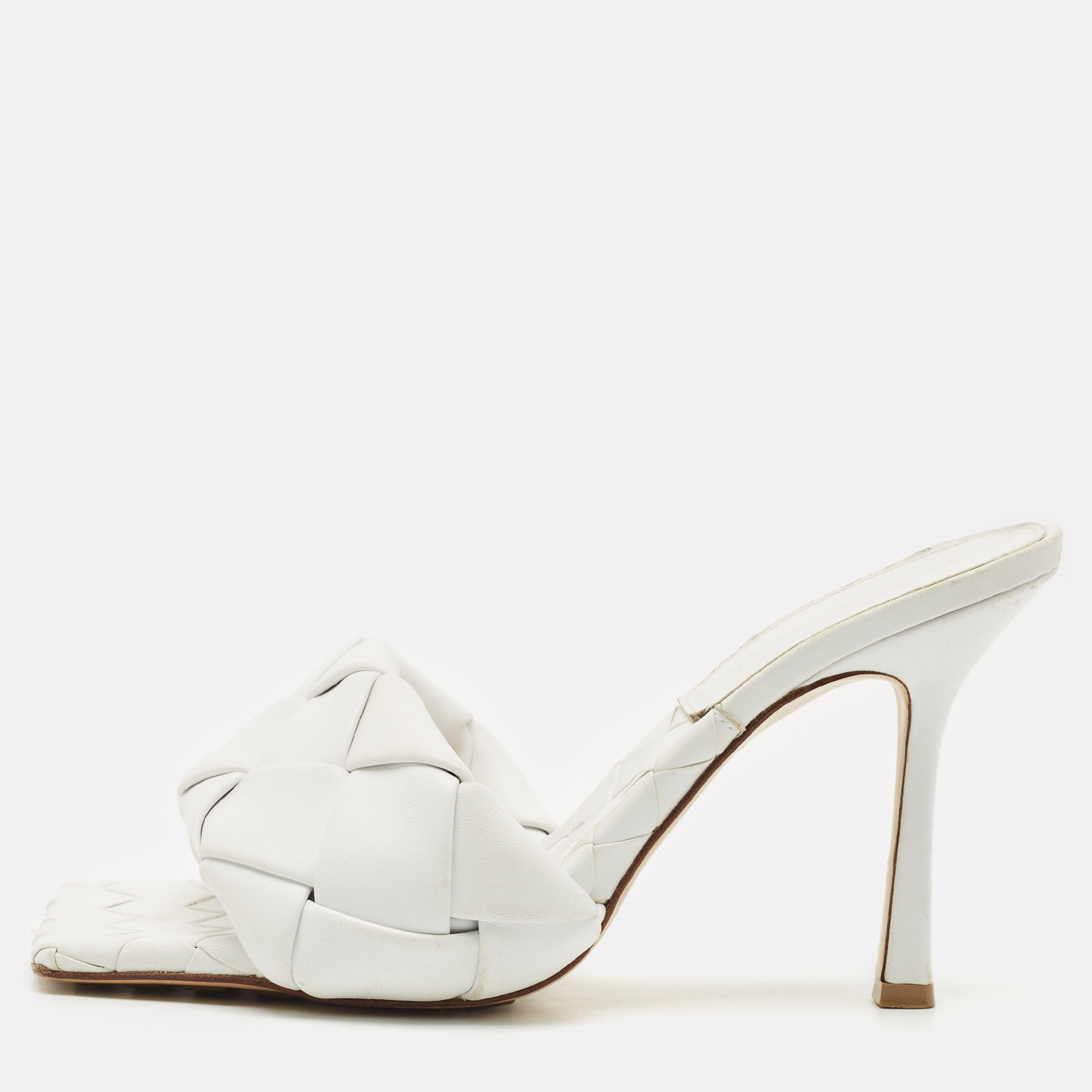 Bottega Veneta White Intrecciato Leather Lido Slide Sandals Size
Bottega Veneta White Intrecciato Leather Lido Slide Sandals Size