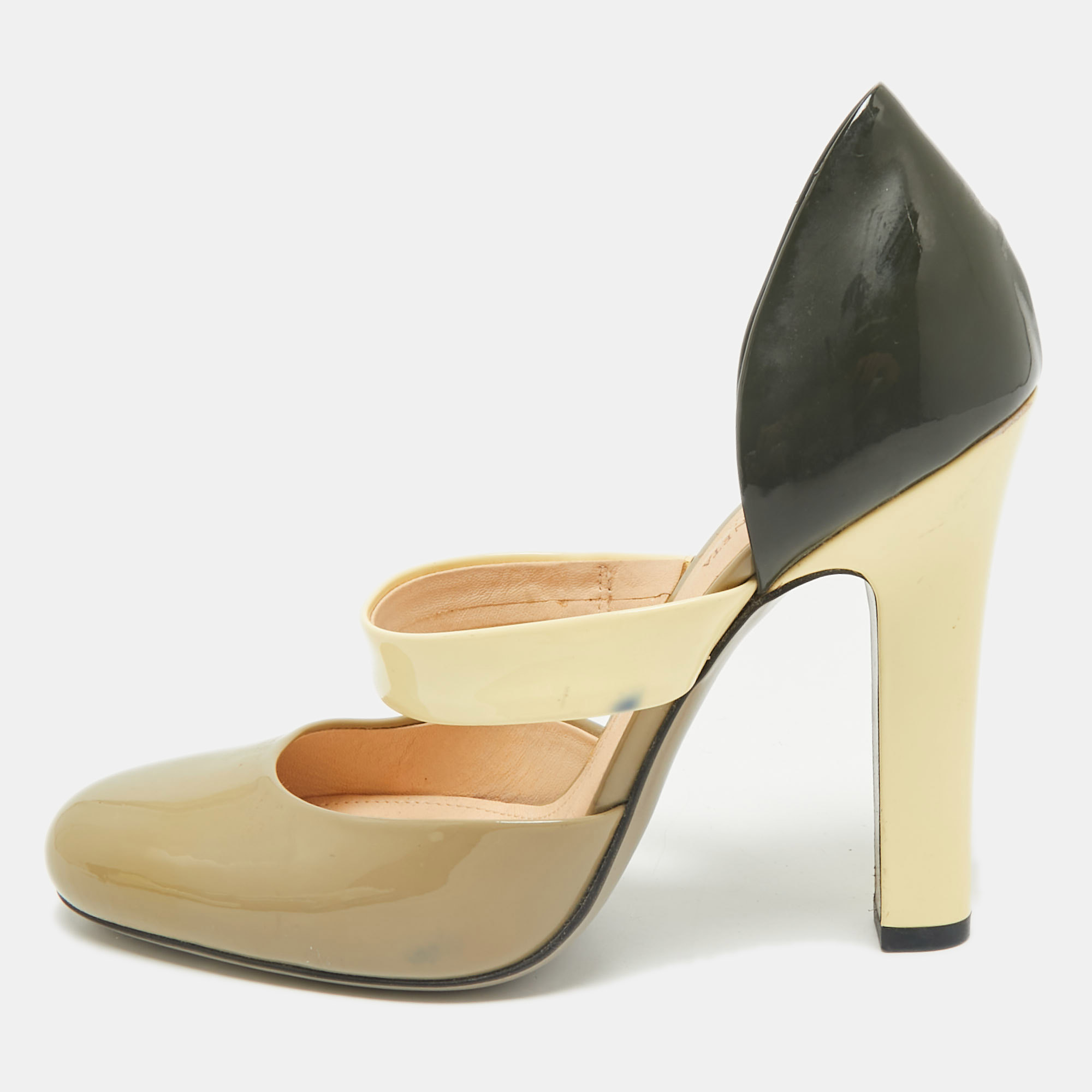 Bottega Veneta Green/Black Patent Leather Mary Jane Pumps Size, Multicolor
Bottega Veneta Green/Black Patent Leather Mary Jane Pumps Size, Multicolor
