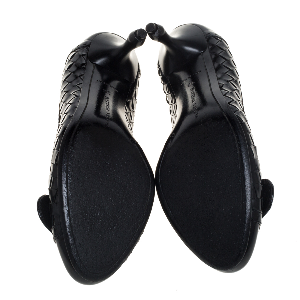Bottega Veneta Intrecciato Black Patent Leather Buckle Detail Pumps Size 36