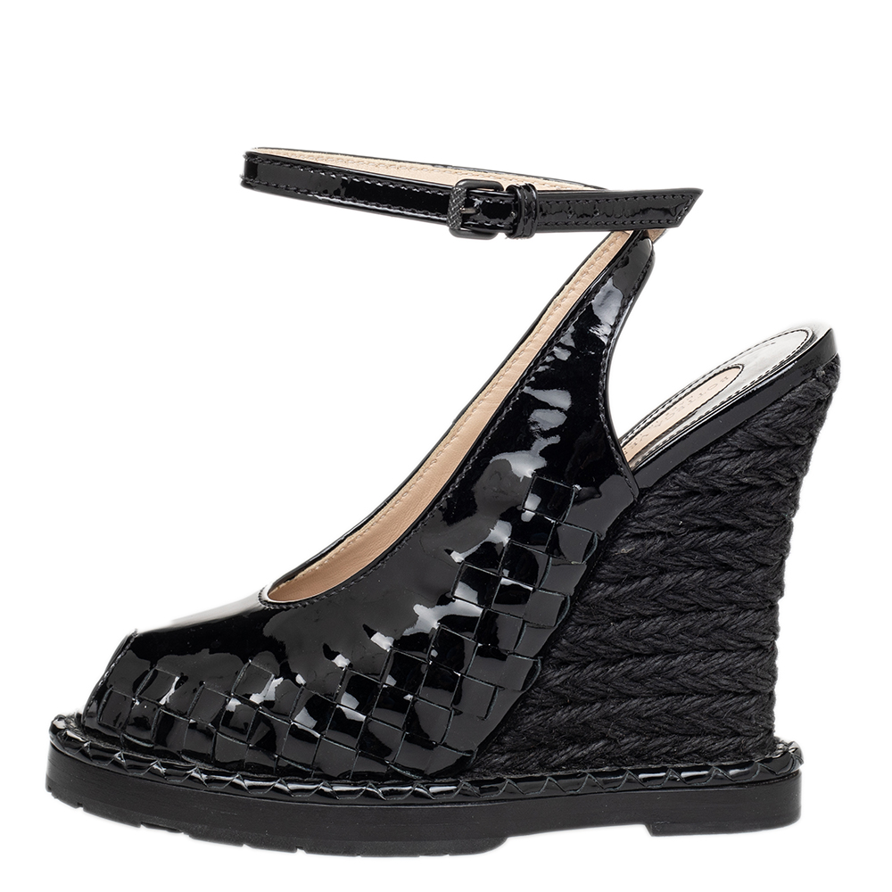 

Bottega Veneta Black Intrecciato Patent Leather Wedge Sandals Size