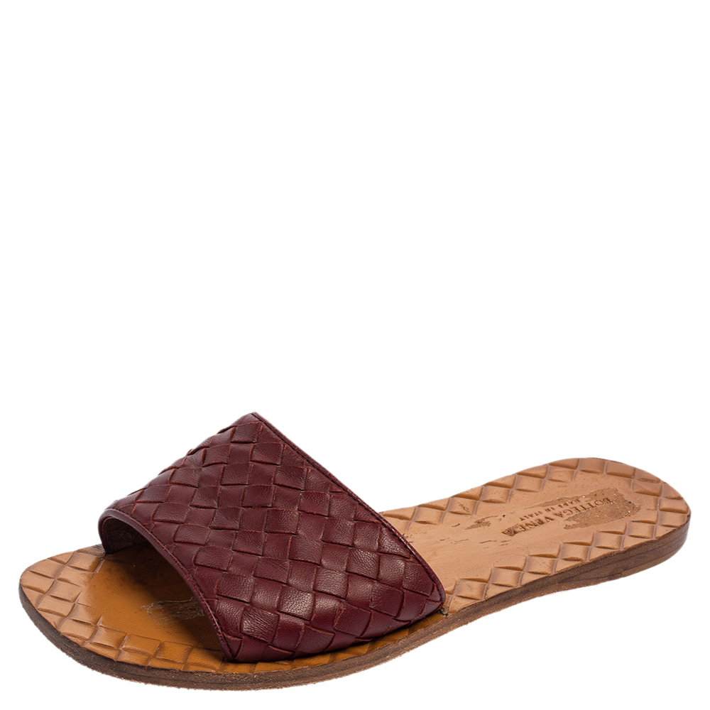 

Bottega Veneta Burgundy Intrecciato Leather Flat Slides Size