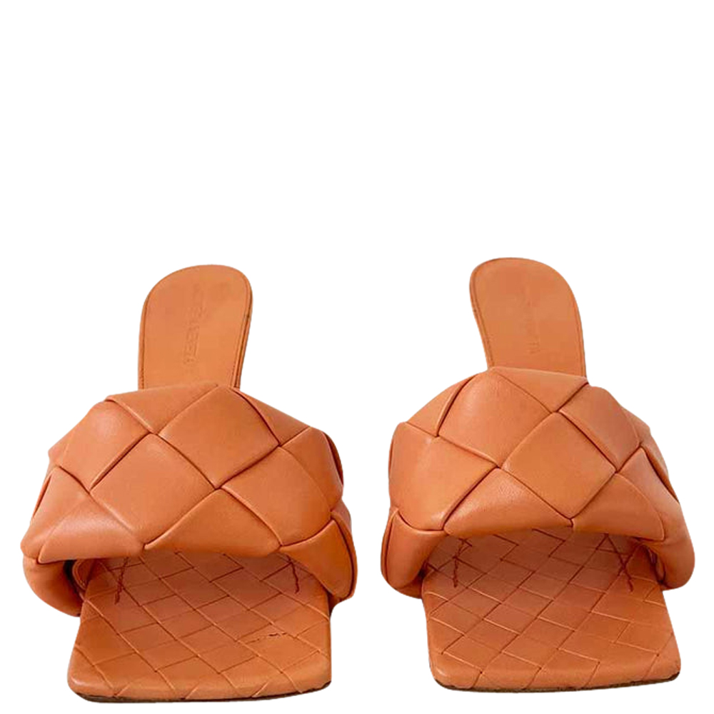 Bottega Veneta Orange Intrecciato Leather Square Toe Slide Sandals Size EU
Bottega Veneta Orange Intrecciato Leather Square Toe Slide Sandals Size EU