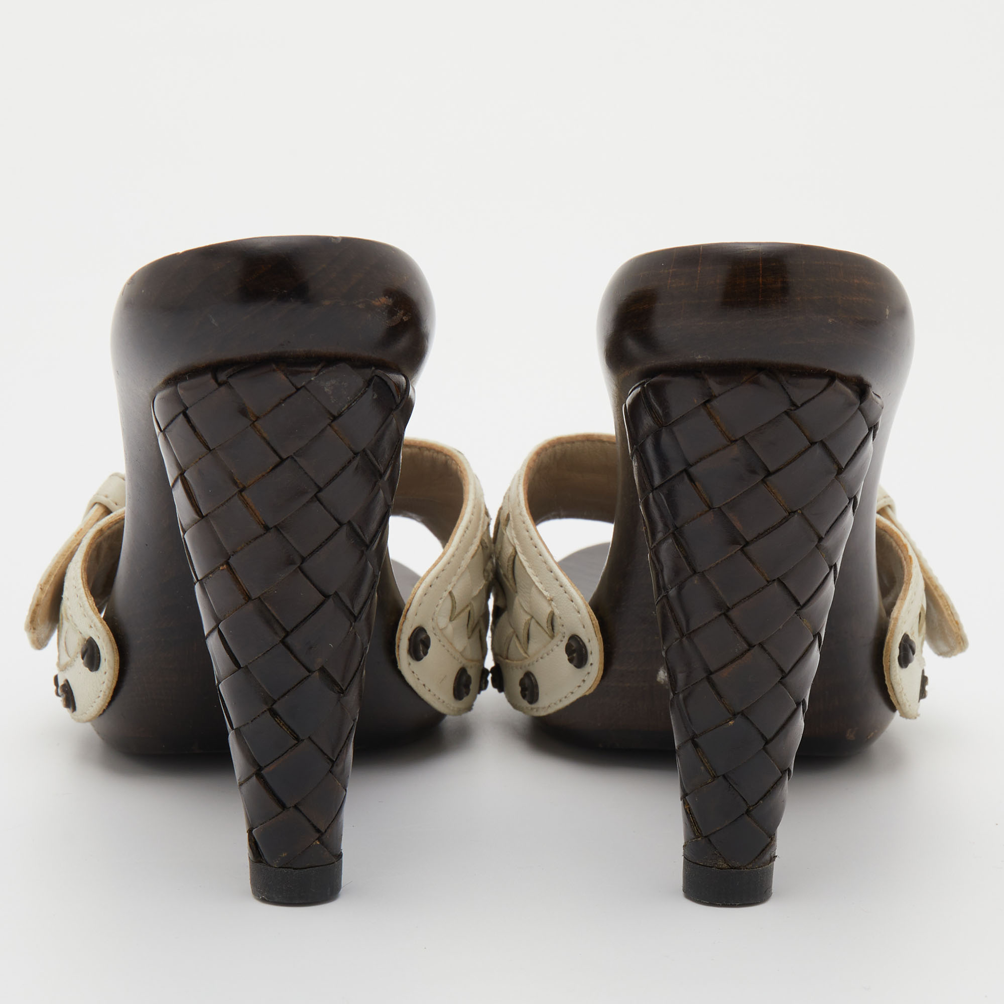 Bottega Veneta White Intrecciato Leather Buckle Detail Platform Slide Sandals Size 36