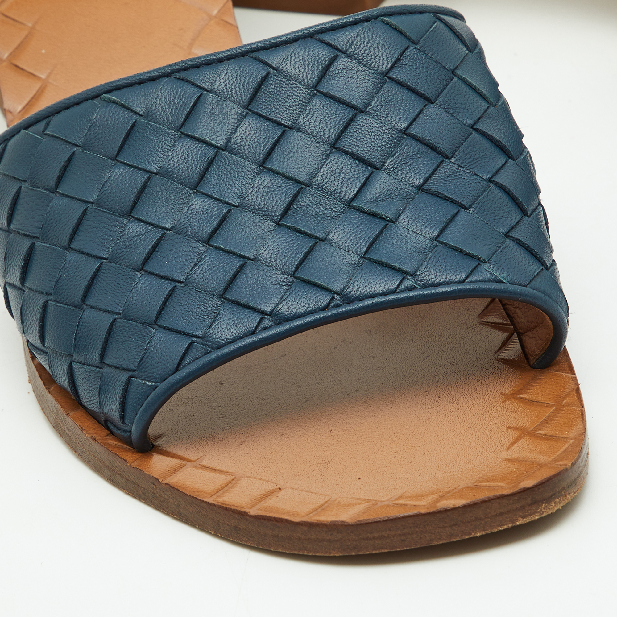 Bottega Veneta Blue Intrecciato Leather Ravello Slides Size 41