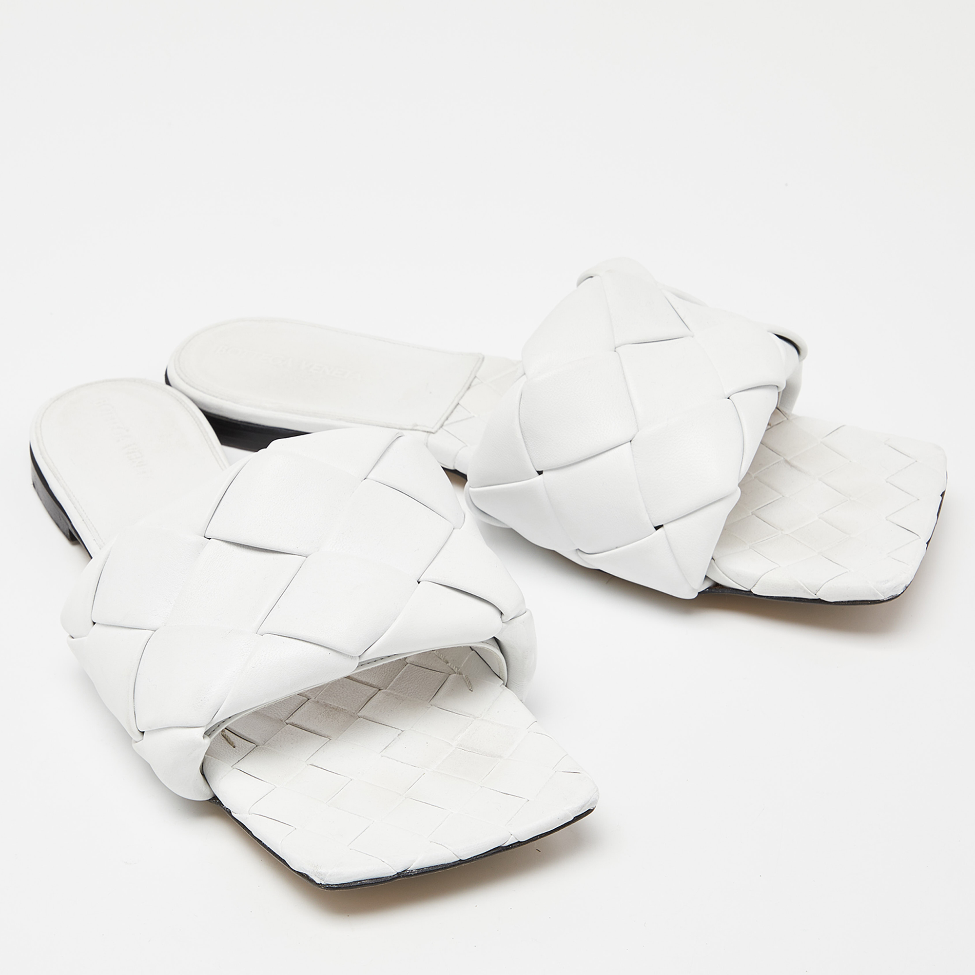 Bottega Veneta White Intrecciato Leather Lido Flat Slides Size 41.5