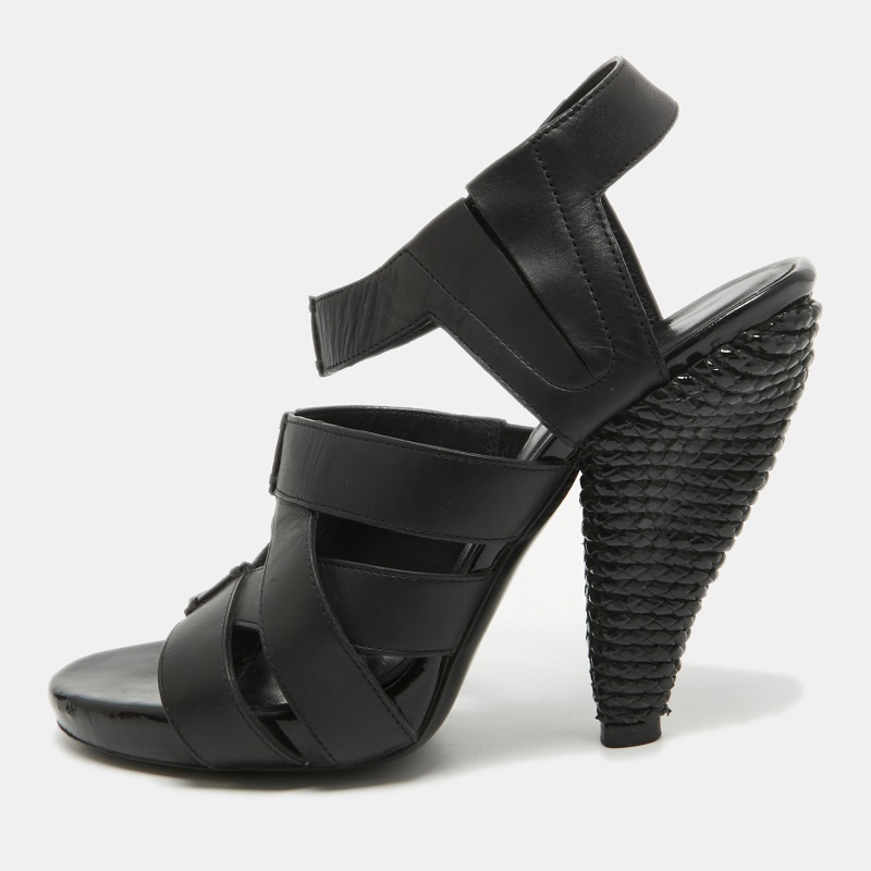 Bottega Veneta Black Leather Strappy Sandals Size 36