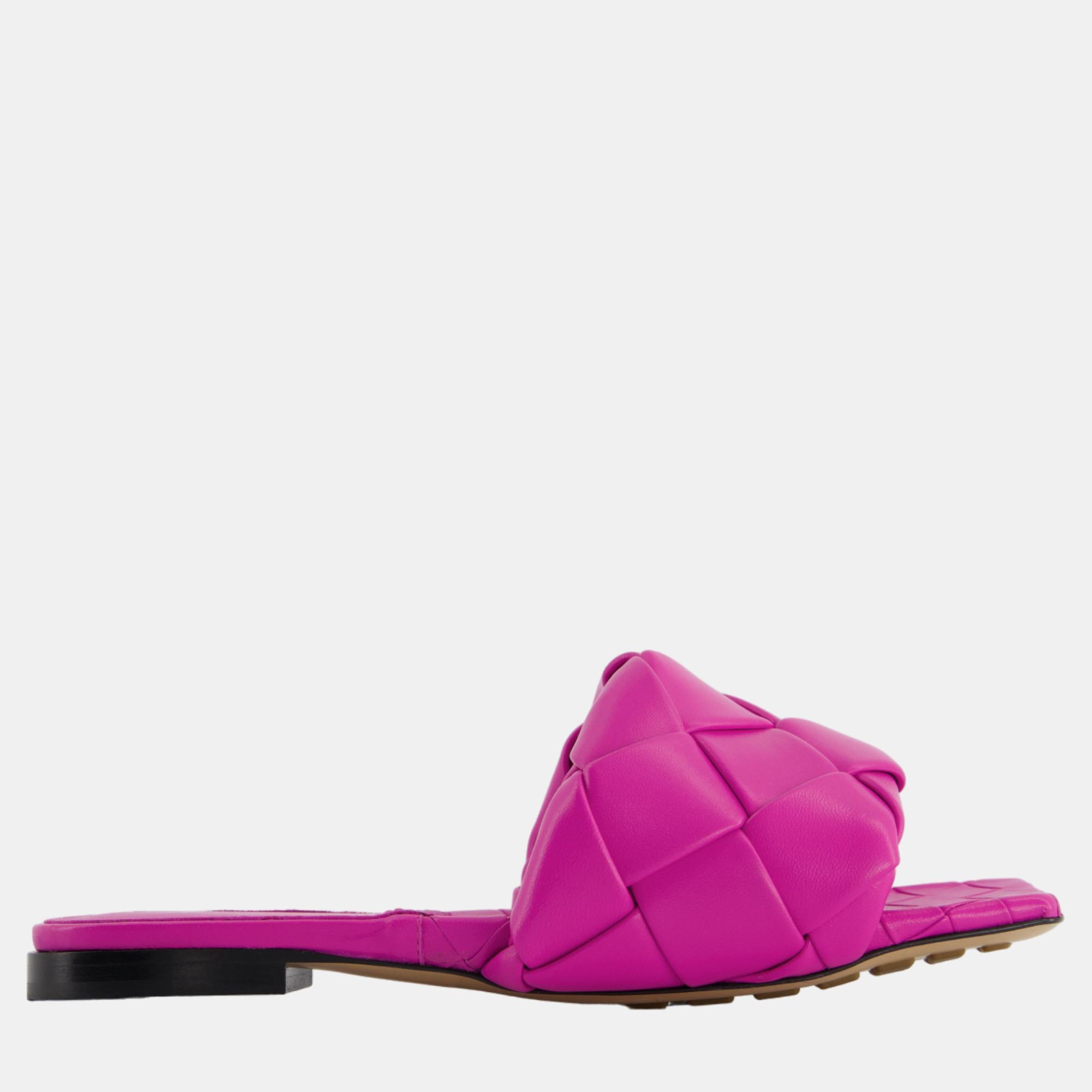 Bottega veneta fuchsia leather lido intrecciato flat sandals size eu 37.5