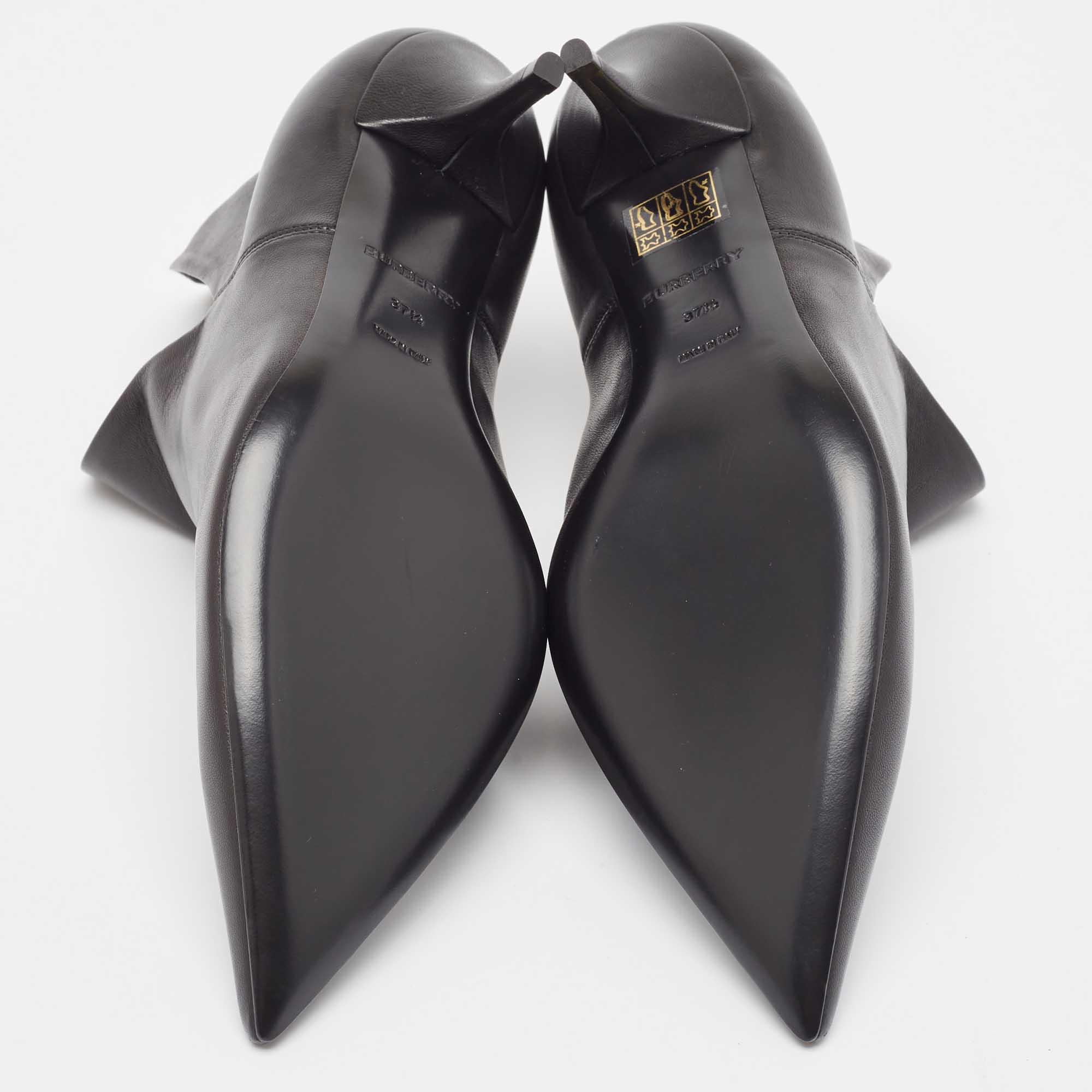 Burberry Black Leather Essendon Pumps Size 37.5