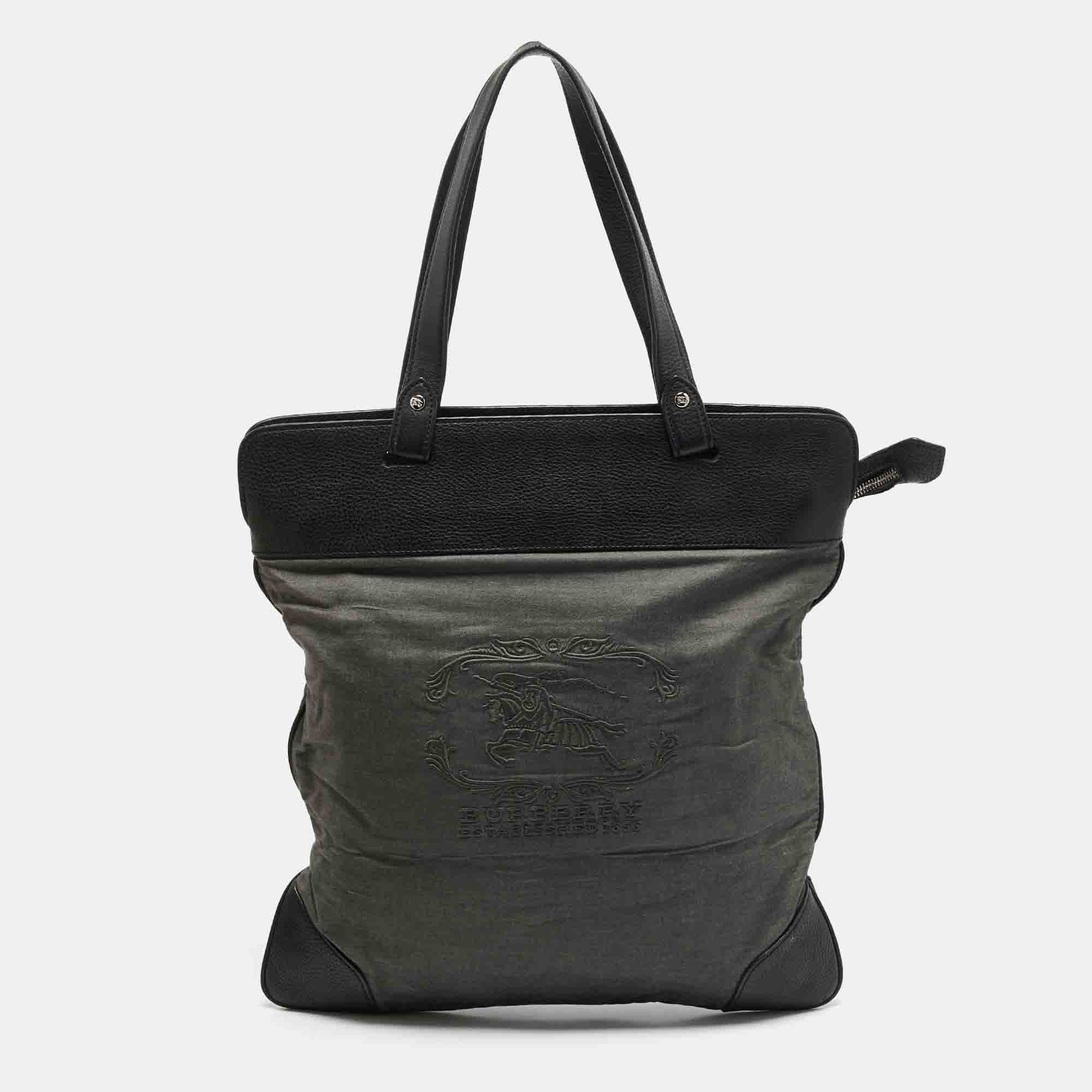 Burberry Black/Grey Logo Embroidered Fabric and Leather Flat Tote
Burberry Black/Grey Logo Embroidered Fabric and Leather Flat Tote