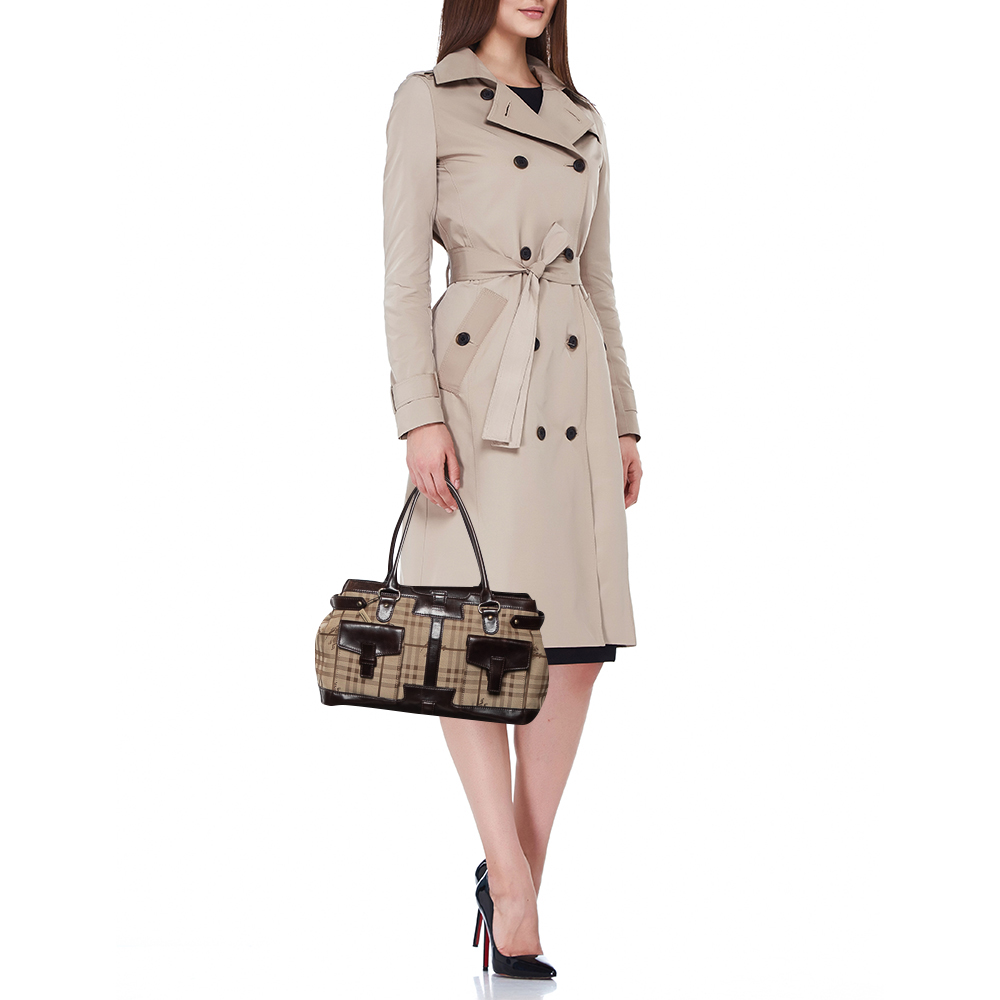 Burberry Beige/Dark Brown Haymarket Check Fabric and Leather Double Pocket Tote
Burberry Beige/Dark Brown Haymarket Check Fabric and Leather Double Pocket Tote