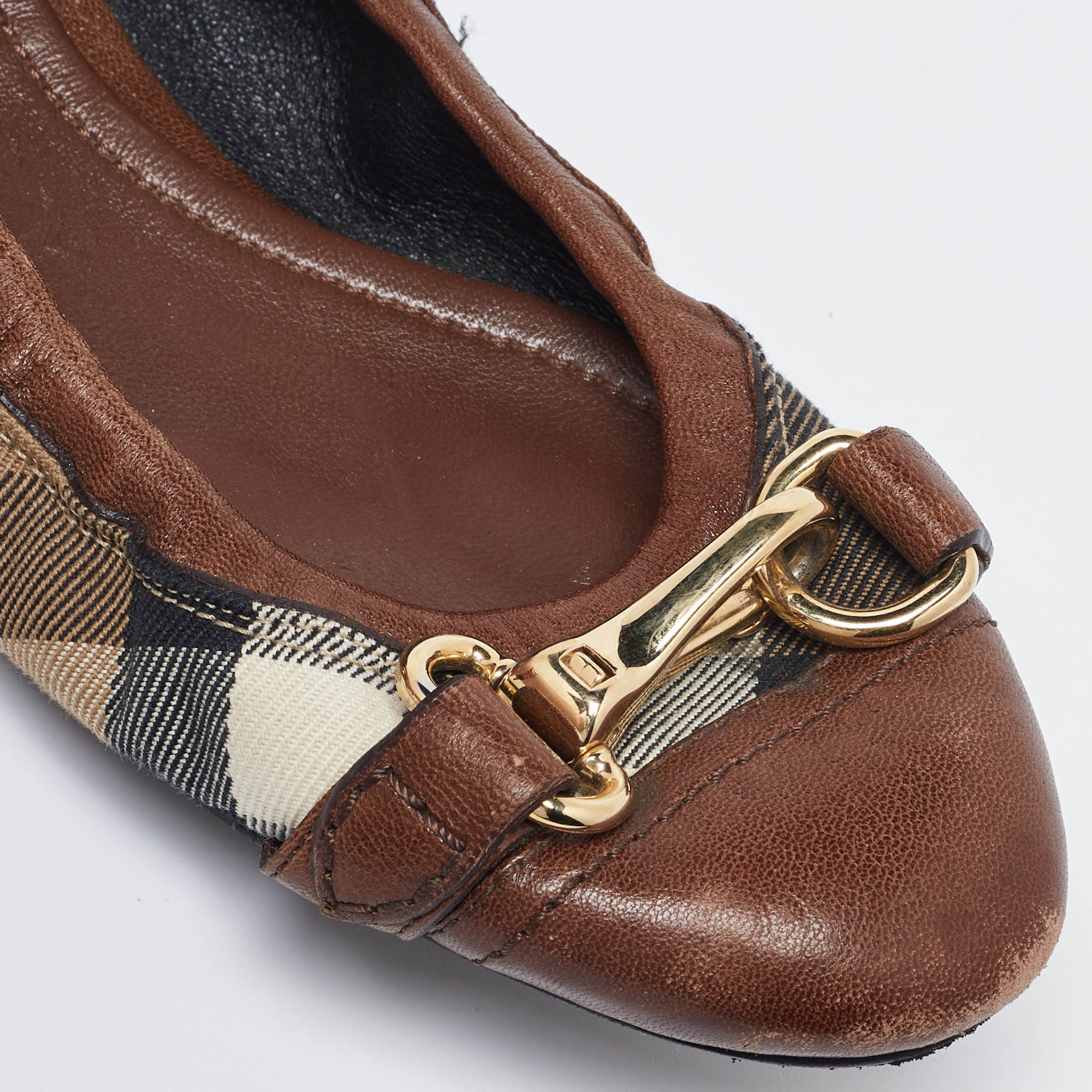 Burberry Brown Nova Check Fabric And Leather Buckle Detail Scrunch Ballet Flats Size 36.5