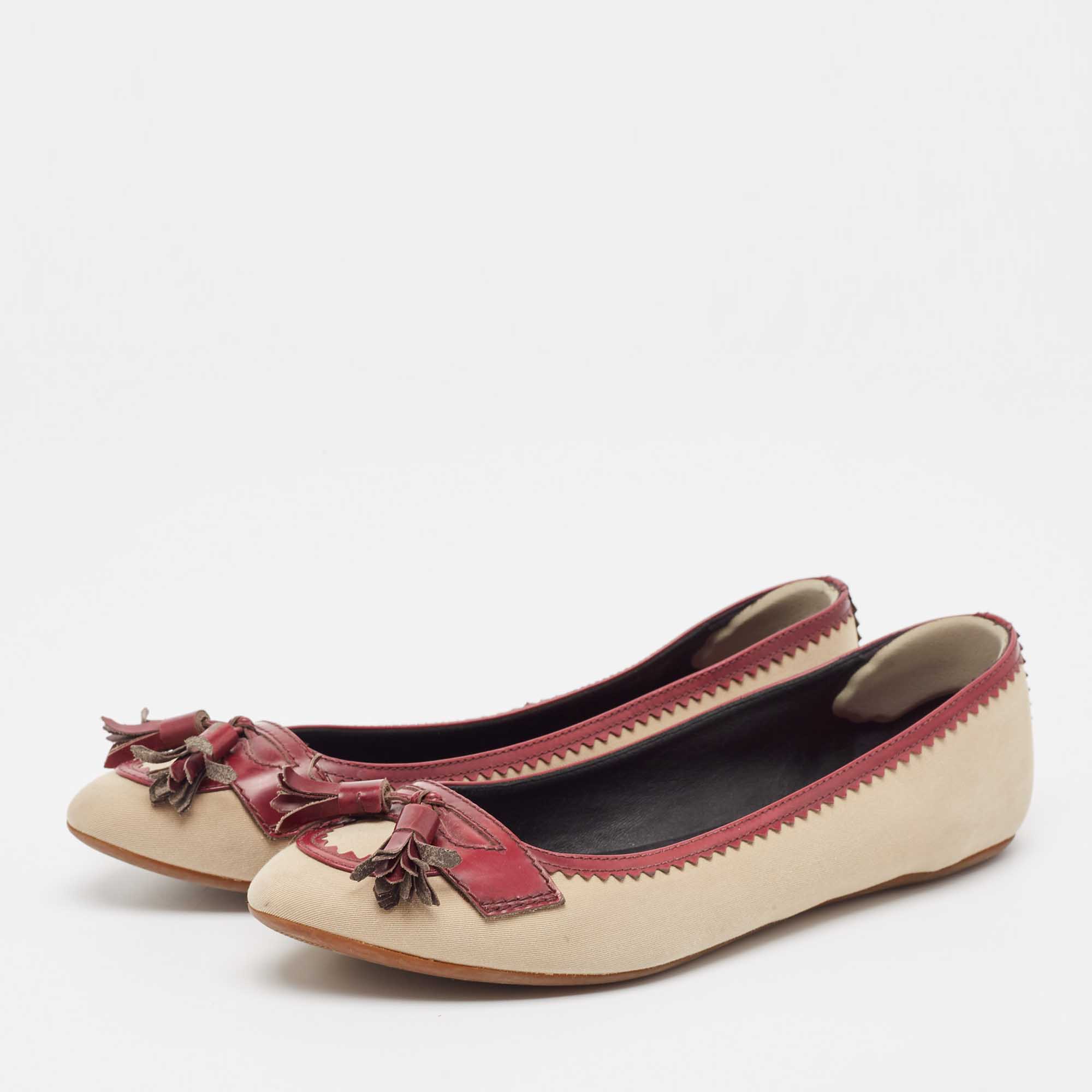 Burberry Beige/Burgundy Fabric And Leather Tassel Bow Ballet Flats Size 38.5