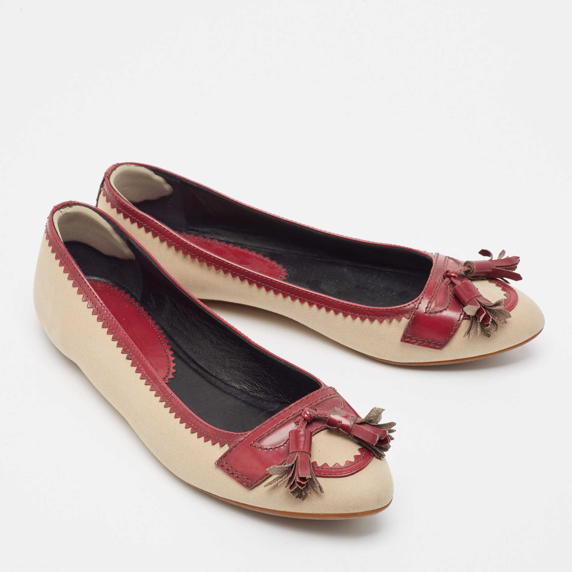 Burberry Beige/Burgundy Fabric And Leather Tassel Bow Ballet Flats Size 38.5