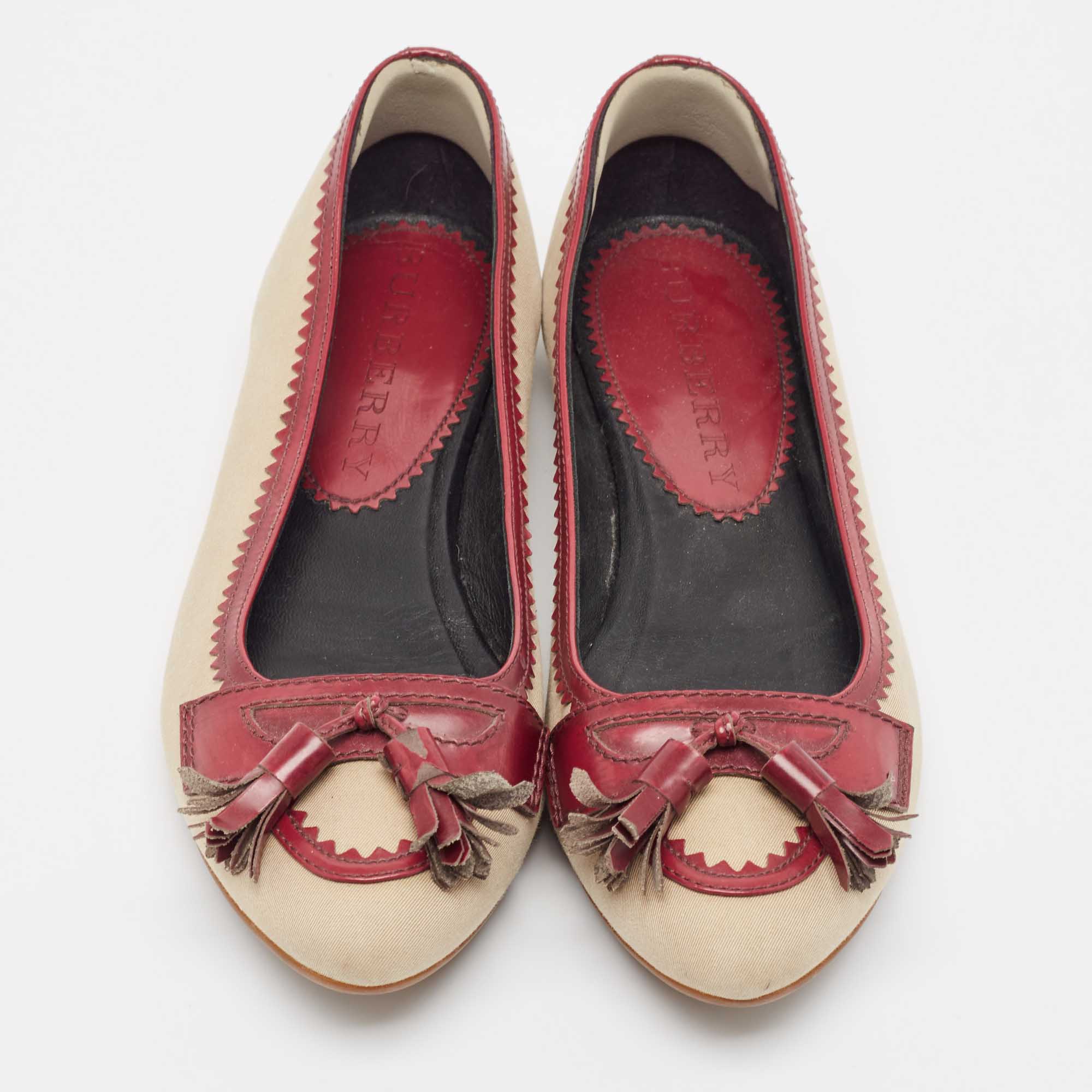 Burberry Beige/Burgundy Fabric And Leather Tassel Bow Ballet Flats Size 38.5