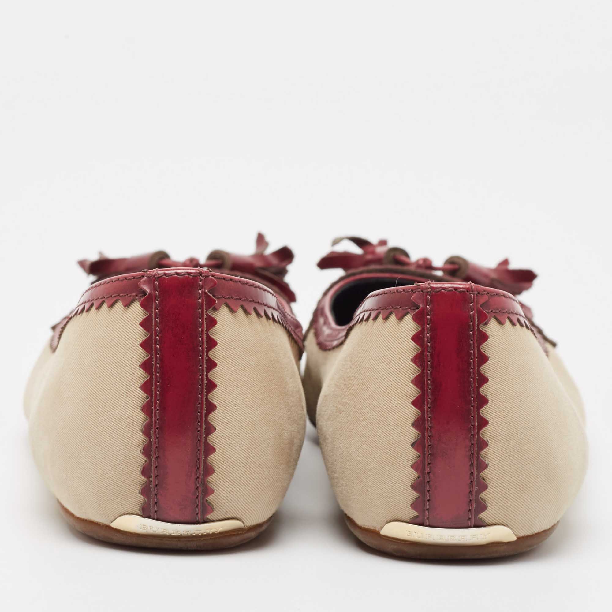 Burberry Beige/Burgundy Fabric And Leather Tassel Bow Ballet Flats Size 38.5