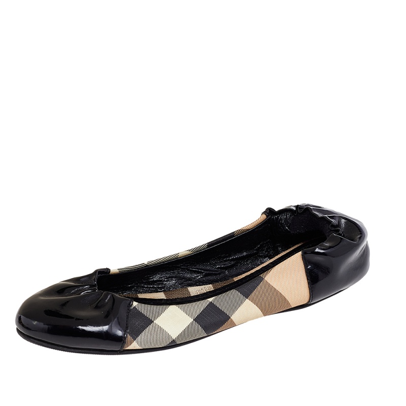 Burberry black patent leather and nova check coated canvas scrunch ballet flats size 36