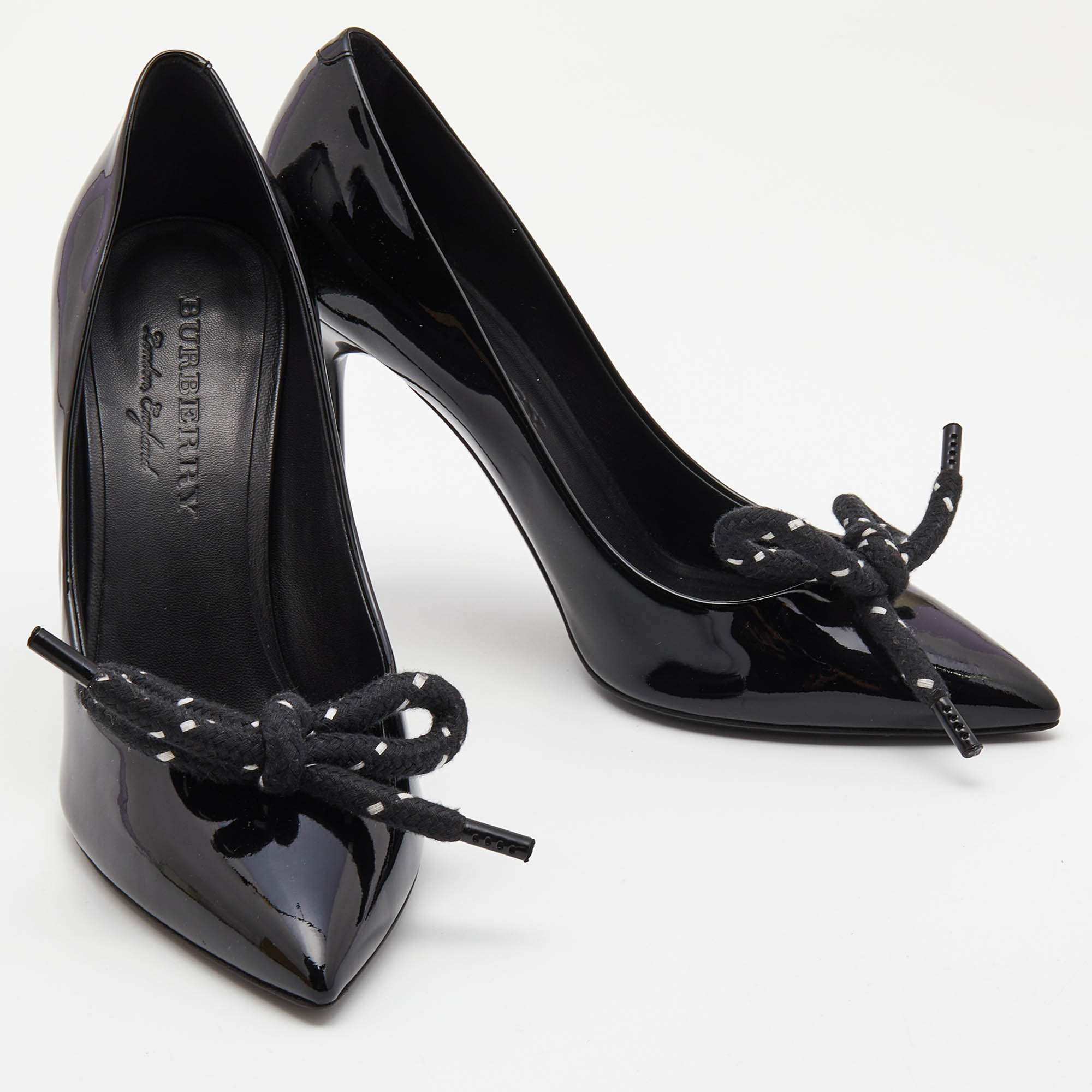 Burberry Black Patent Leather Finsbury Bow Pointed Toe Pumps Size 40