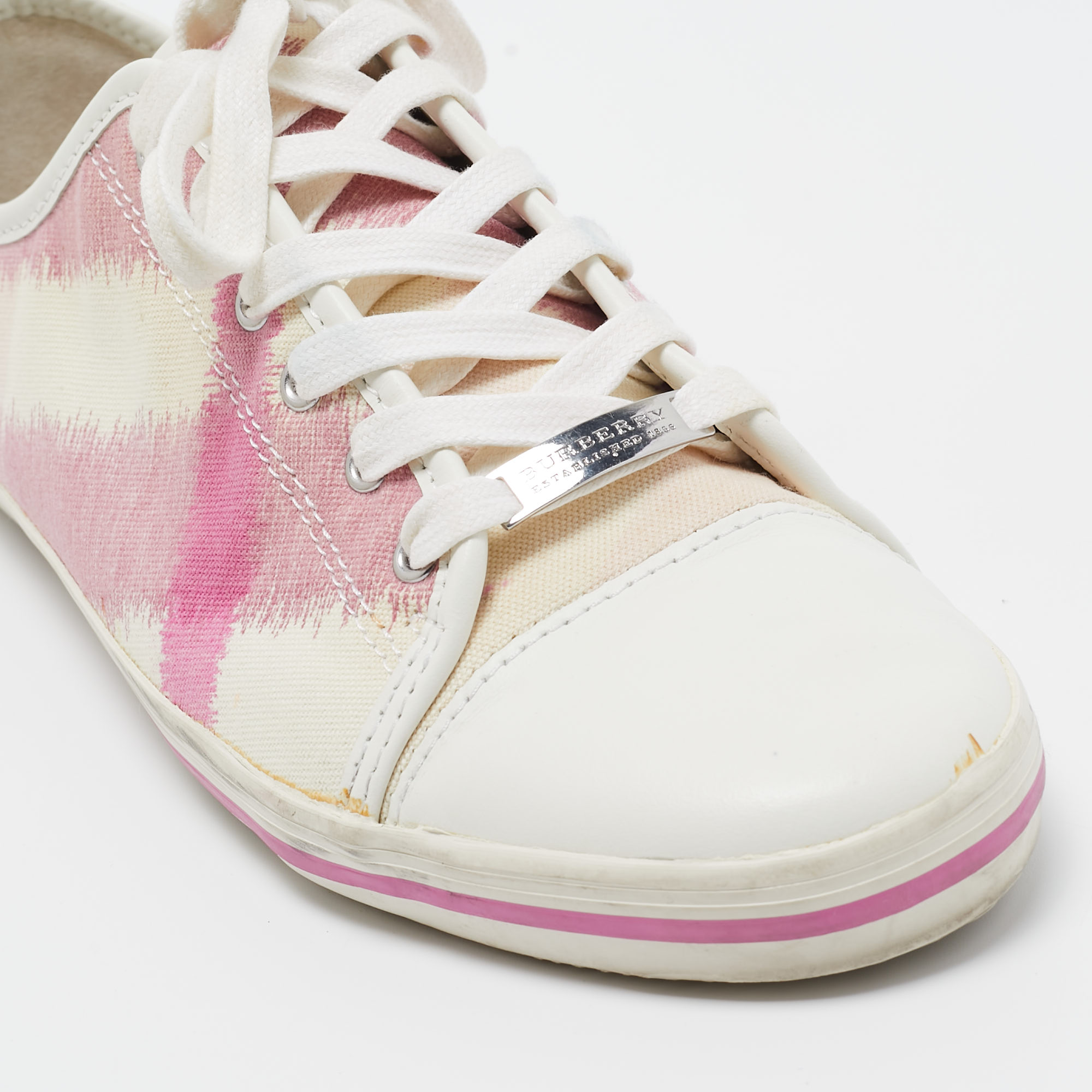 Burberry Pink/White Leather And Canvas Cap Toe Low Top Sneakers Size 41