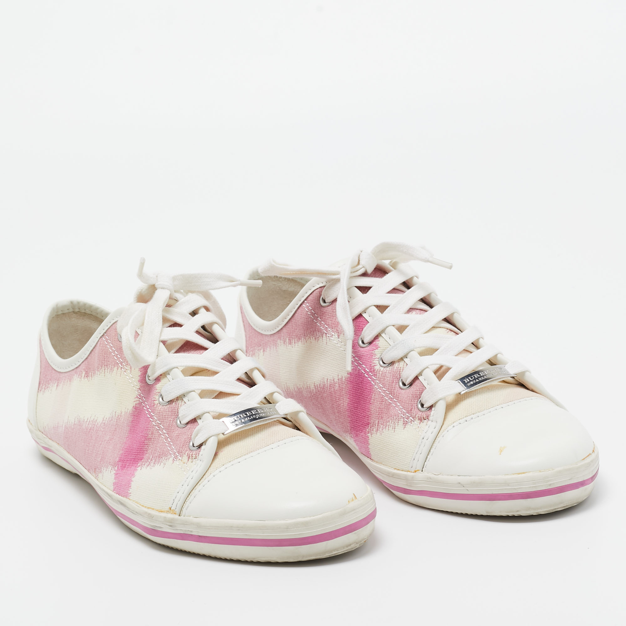 Burberry Pink/White Leather And Canvas Cap Toe Low Top Sneakers Size 41