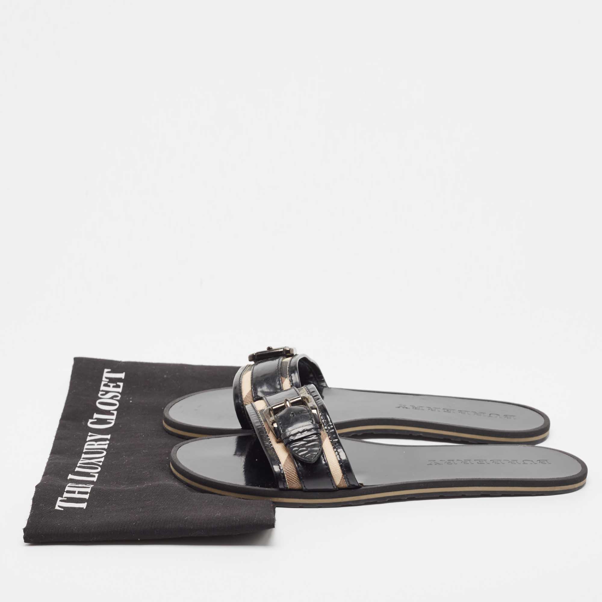 Burberry Black/Beige Patent Leather And Check Canvas Flat Slides Size 40