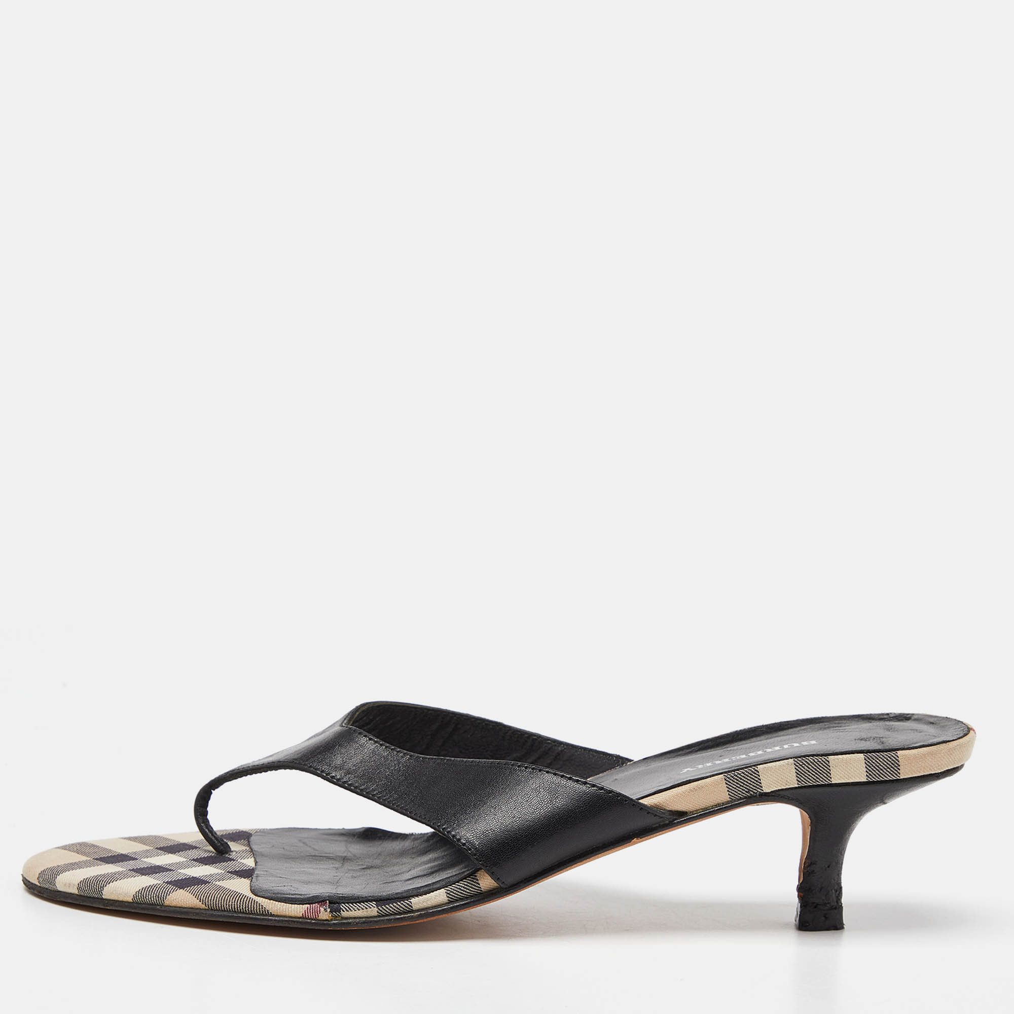 Burberry black leather thong sandals size 37