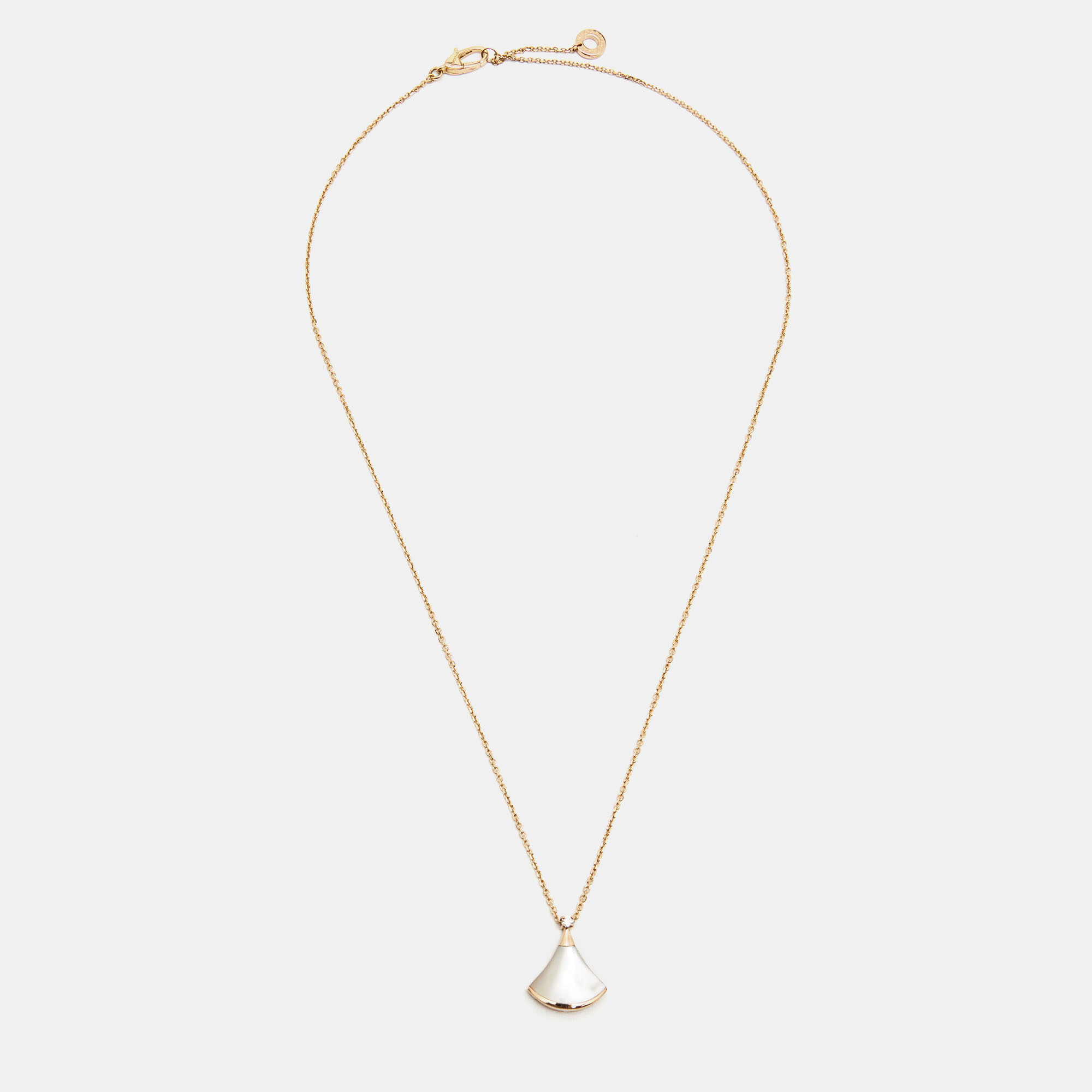 Bvlgari Divas' Dream Mother of Pearl Diamond 18k Rose Gold Pendant Necklace
Bvlgari Divas' Dream Mother of Pearl Diamond 18k Rose Gold Pendant Necklace