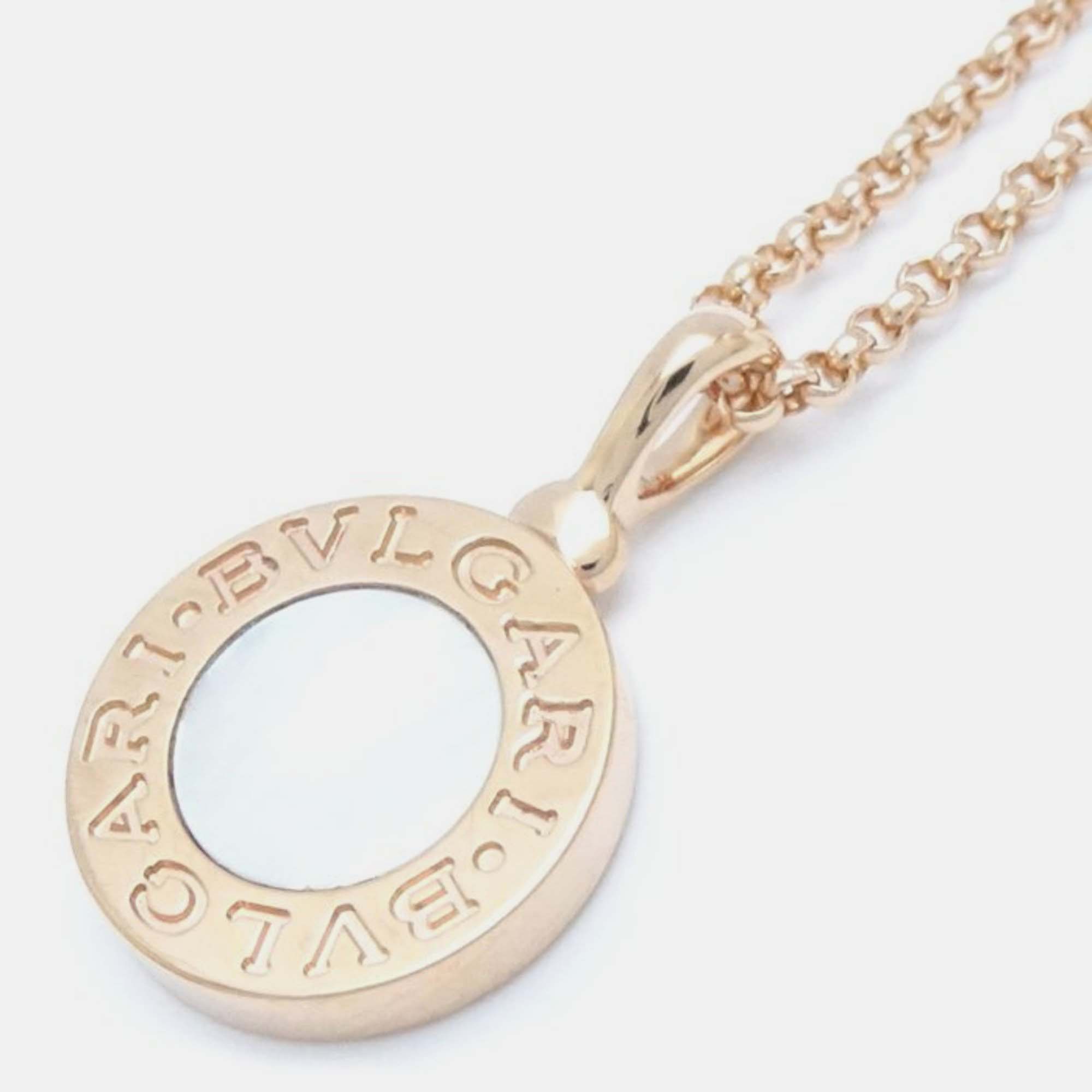 Bvlgari 18K Rose Gold and Mother of Pearl Bvlgari Bvlgari Pendant Necklace
Bvlgari 18K Rose Gold and Mother of Pearl Bvlgari Bvlgari Pendant Necklace