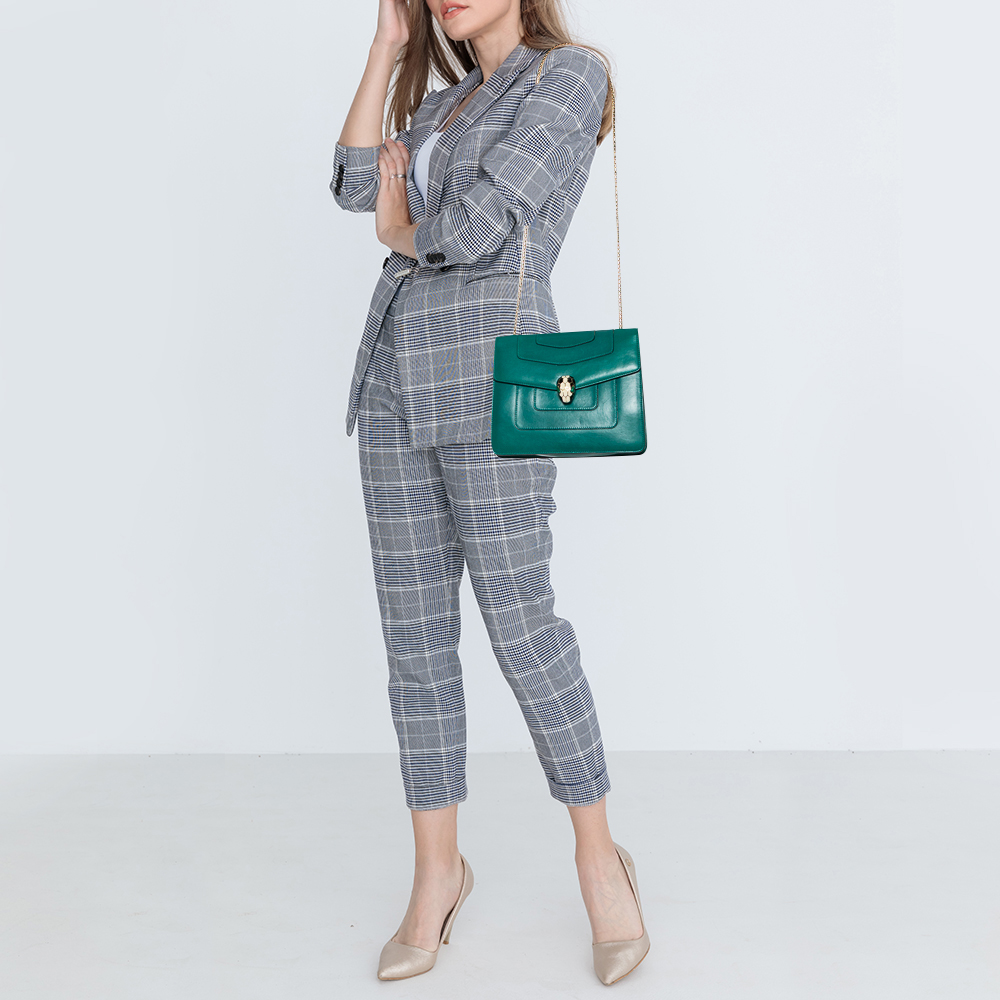 Bvlgari Green Leather Single Gussets Medium Serpenti Forever Crossbody Bag
Bvlgari Green Leather Single Gussets Medium Serpenti Forever Crossbody Bag
