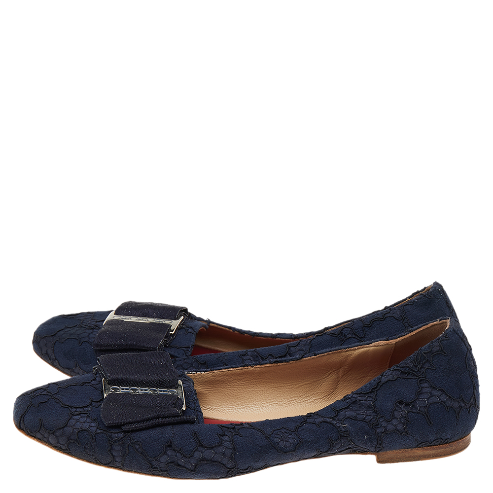CH Carolina Herrera Blue Lace And Fabric Bow Loafers Size 38