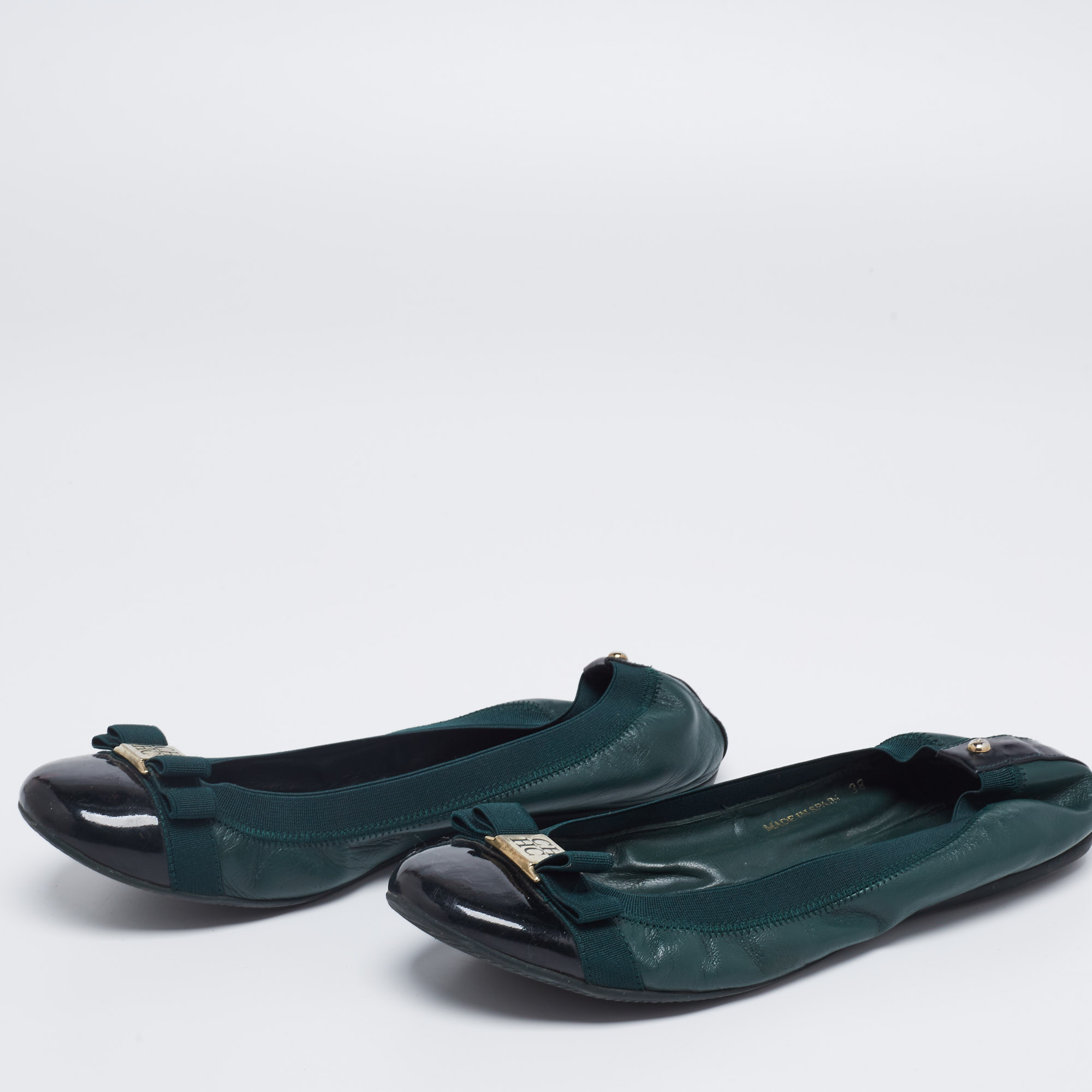 CH Carolina Herrera Dark Green/Black Patent and Leather Bow Ballet Flats Size
CH Carolina Herrera Dark Green/Black Patent and Leather Bow Ballet Flats Size
