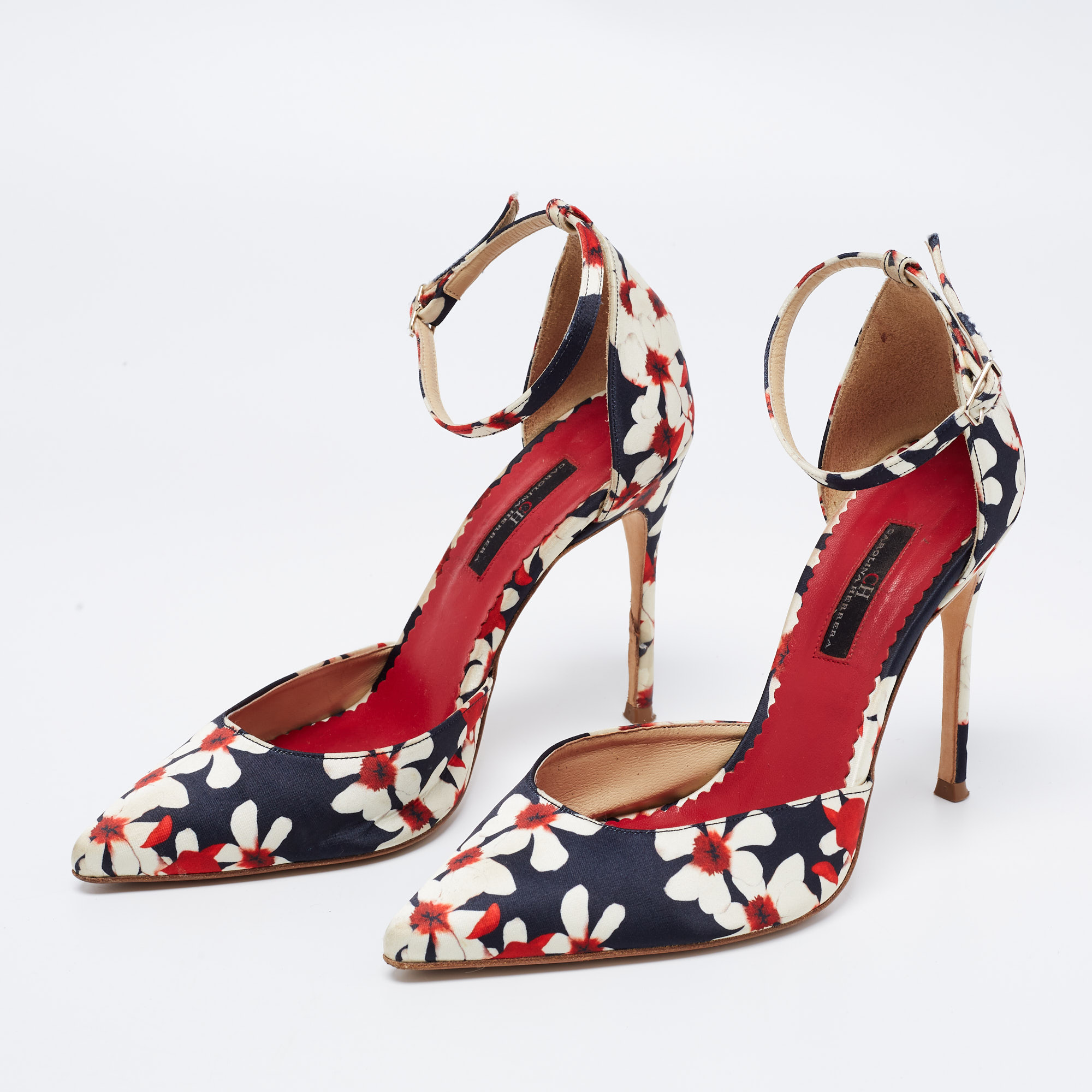 CH Carolina Herrera Tri Color Floral Print Satin Ankle Strap Pumps Size, Navy blue
CH Carolina Herrera Tri Color Floral Print Satin Ankle Strap Pumps Size, Navy blue