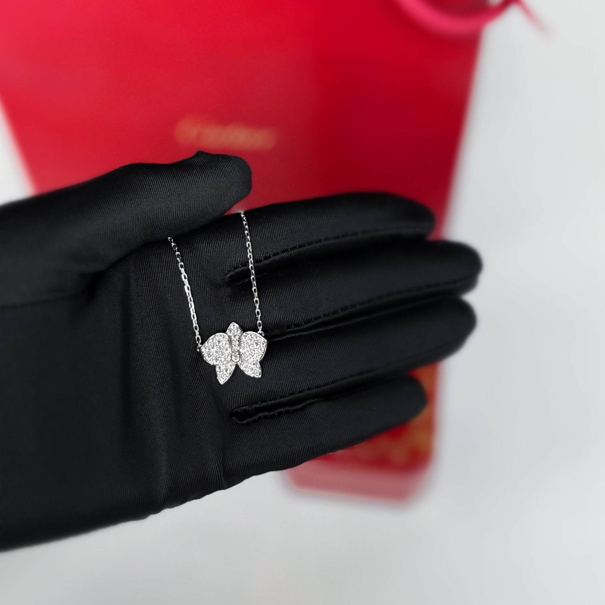 Cartier 18K White Gold and Diamond Caresse d'Orchidees Pendant Necklace
Cartier 18K White Gold and Diamond Caresse d'Orchidees Pendant Necklace