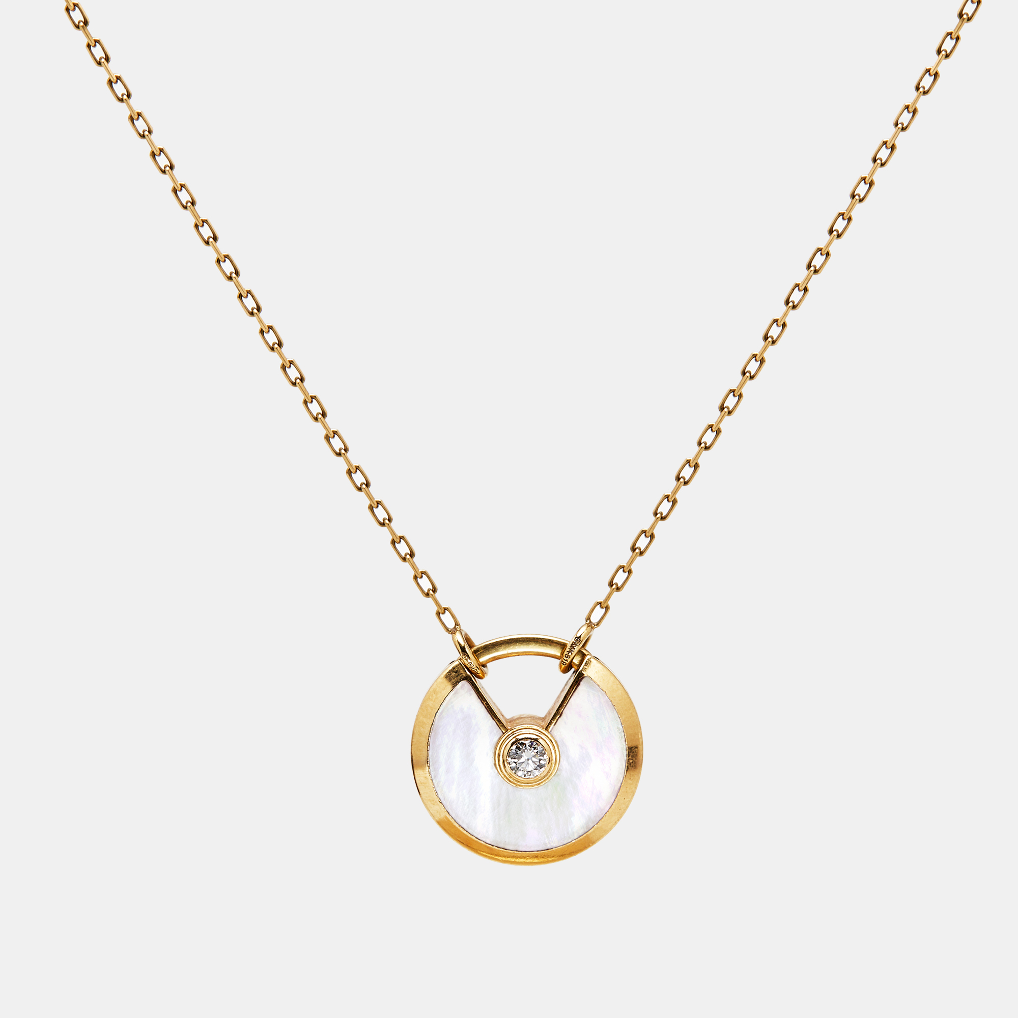 Cartier Amulette De Cartier Mother of Pearl Diamond 18k Yellow Gold Small Model Necklace
Cartier Amulette De Cartier Mother of Pearl Diamond 18k Yellow Gold Small Model Necklace