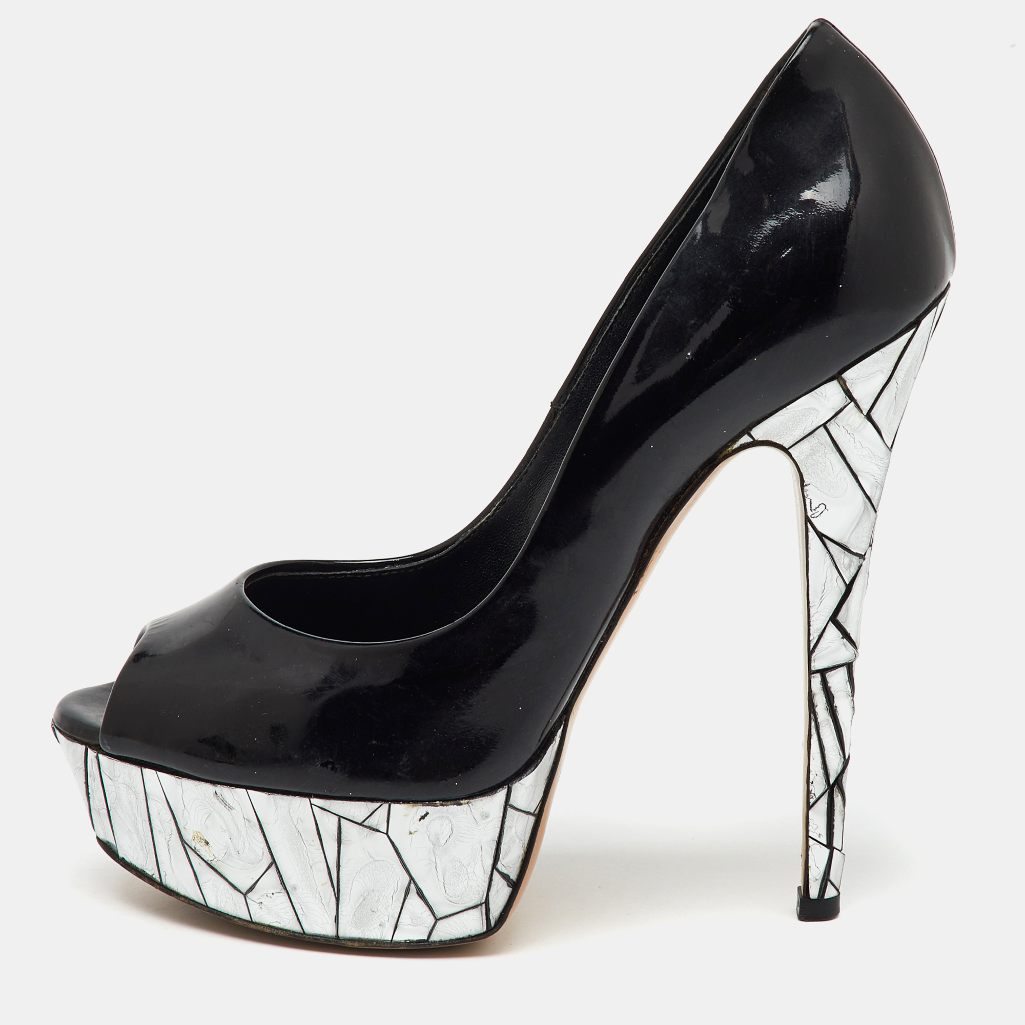 Casadei Black Patent Leather Mosaic Mirror Heel Peep Toe Platform Pumps Size 36
Casadei Black Patent Leather Mosaic Mirror Heel Peep Toe Platform Pumps Size 36