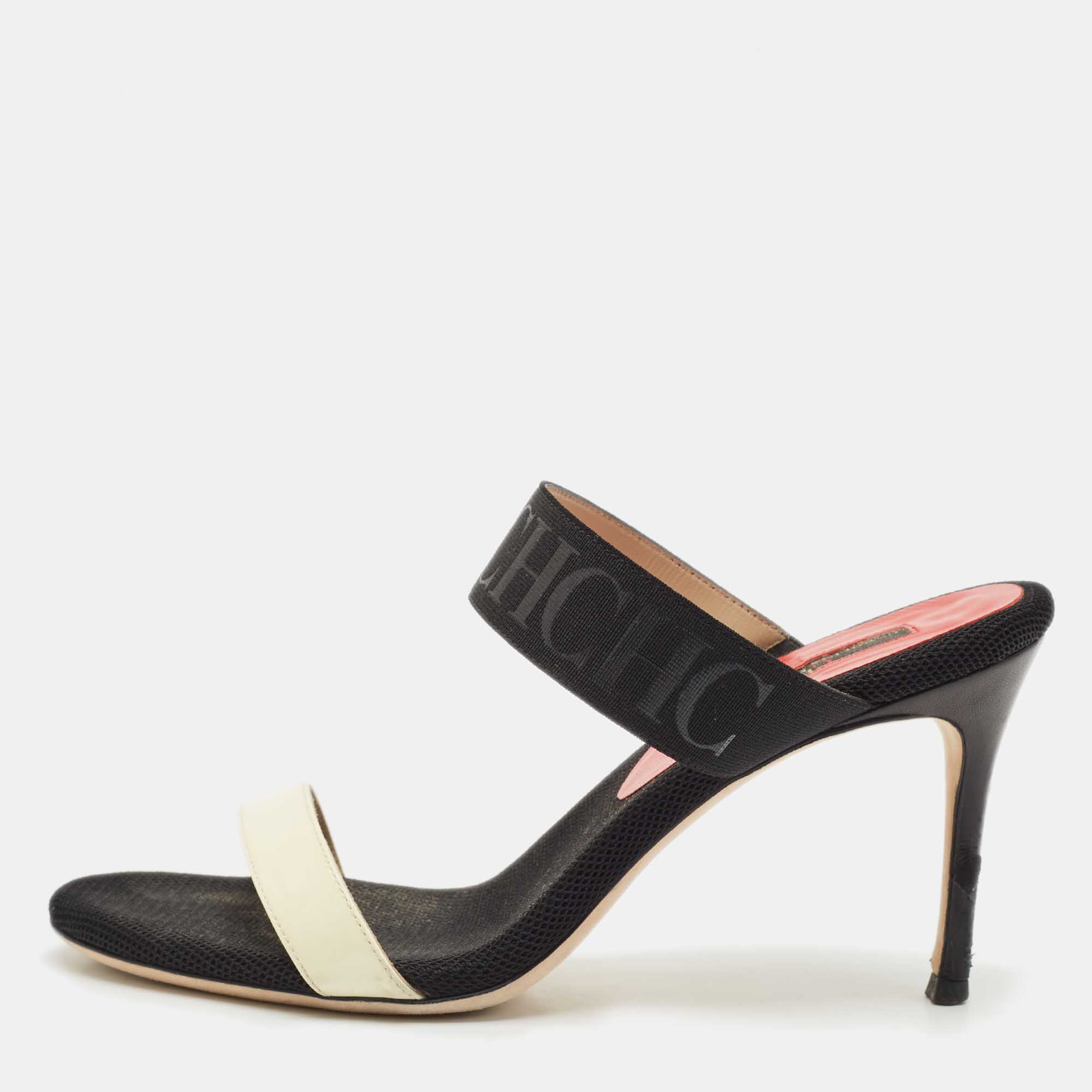 CH Carolina Herrera Black/White Fabric and Patent Leather Slide Sandals Size
CH Carolina Herrera Black/White Fabric and Patent Leather Slide Sandals Size