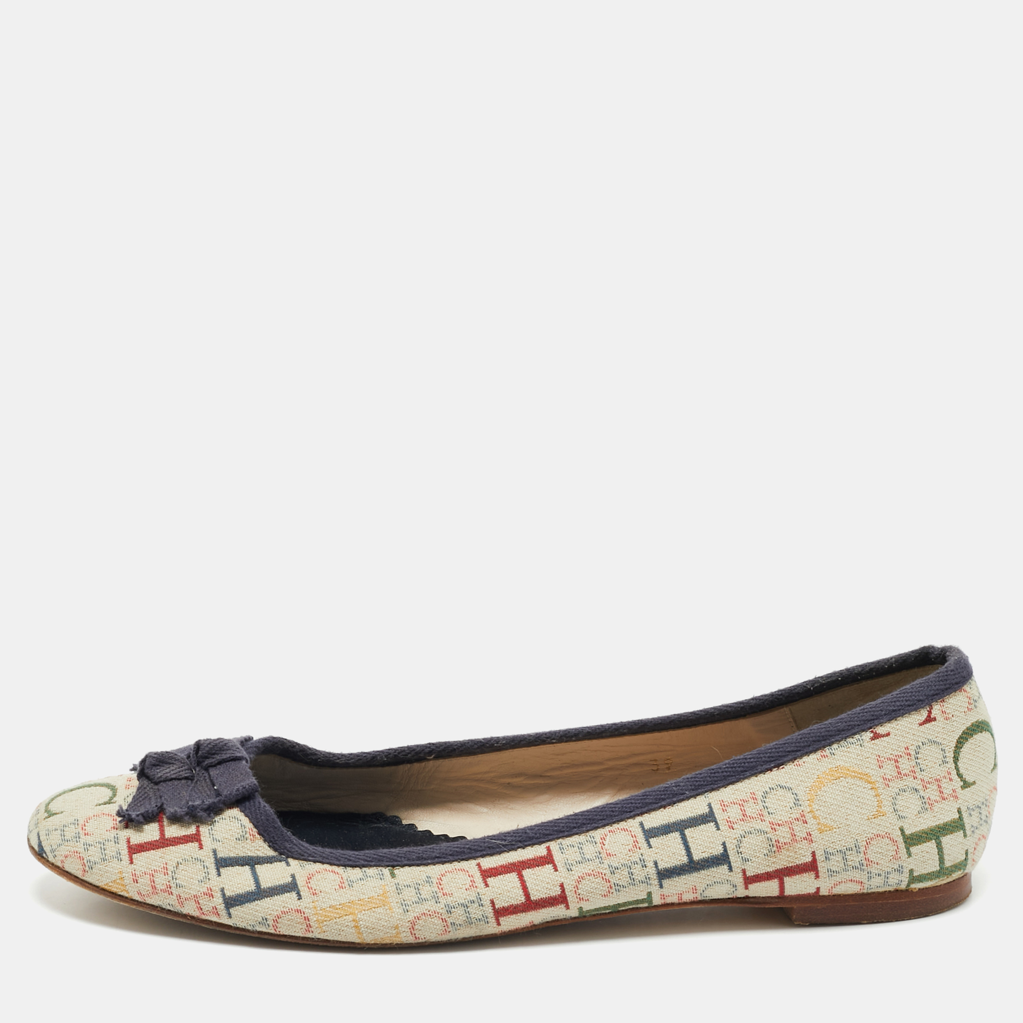 CH Carolina Herrera Cream/Blue Monogram Canvas Bow Ballet Flats Size
CH Carolina Herrera Cream/Blue Monogram Canvas Bow Ballet Flats Size