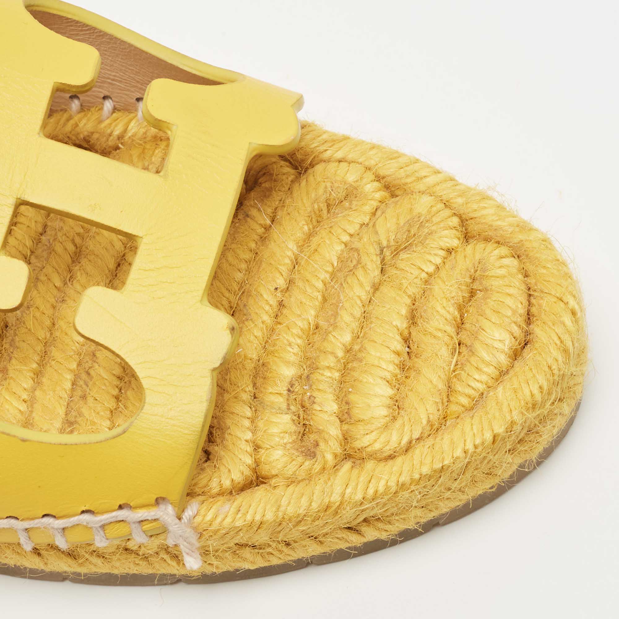 CH Carolina Herrera Yellow Leather Initials Insignia Cut Out Espadrille Flat Slides Size 38