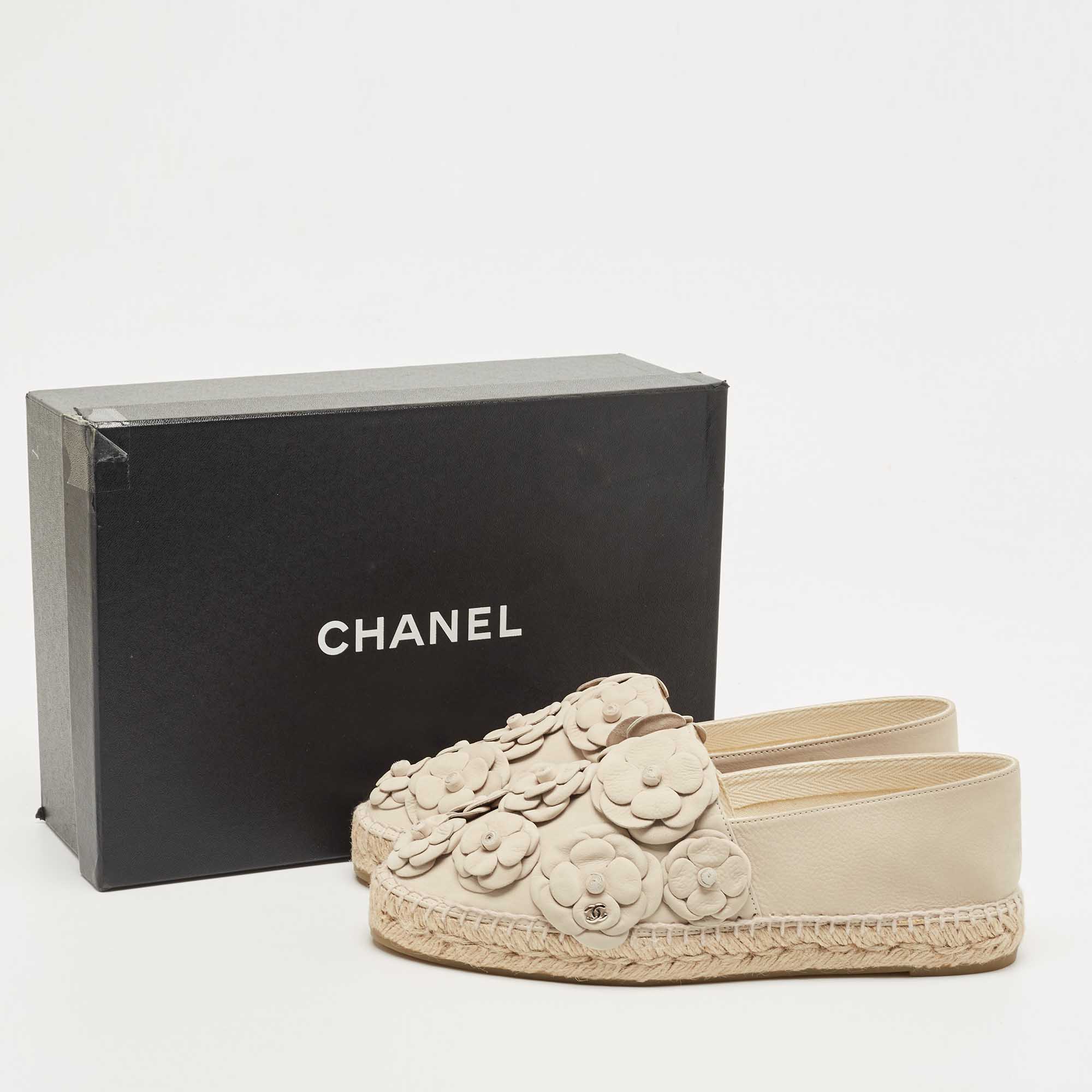 Chanel Grey Nubuck Leather CC Camelia Espadrille Flats Size 41
